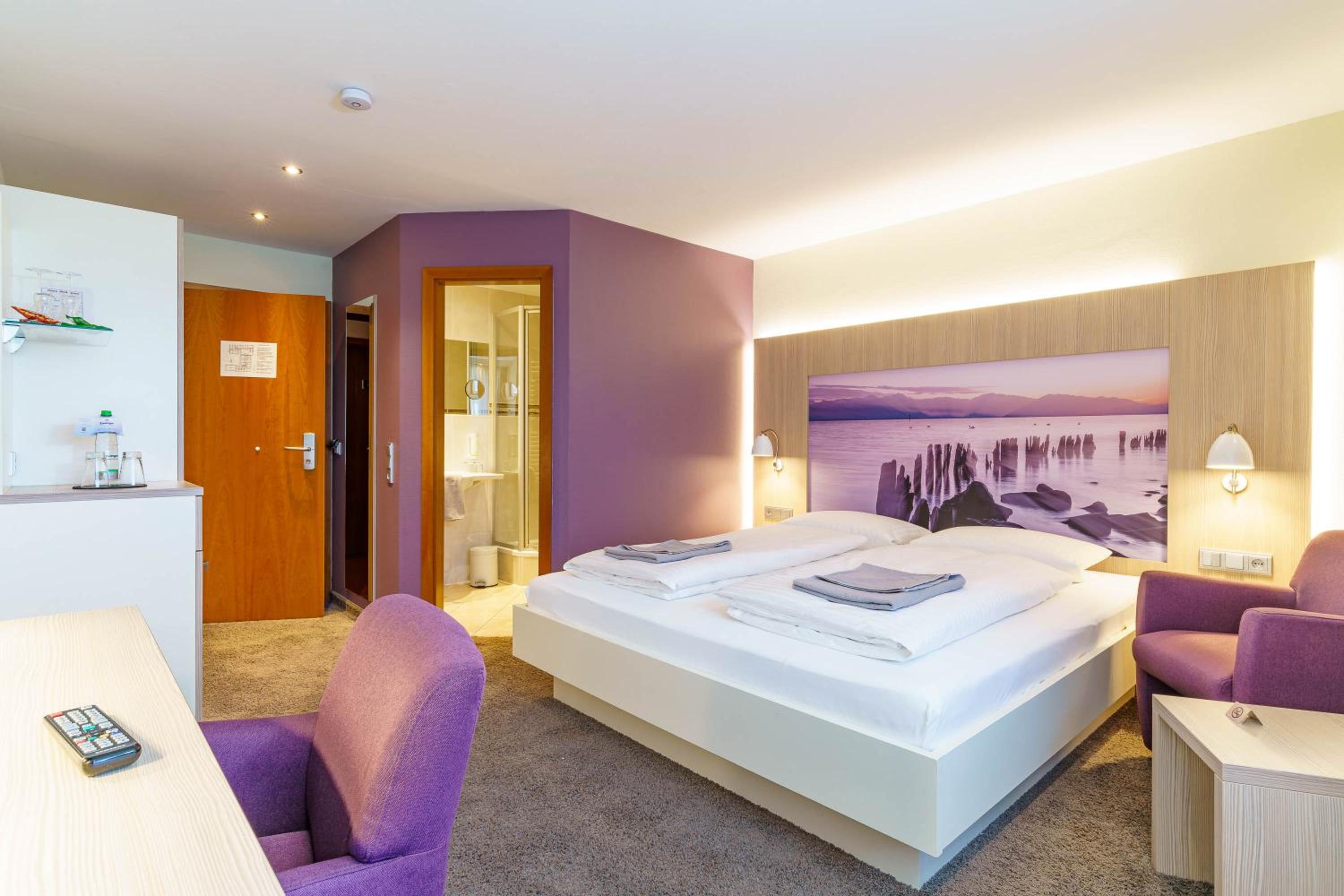 Comfort Queen Room with Balcony