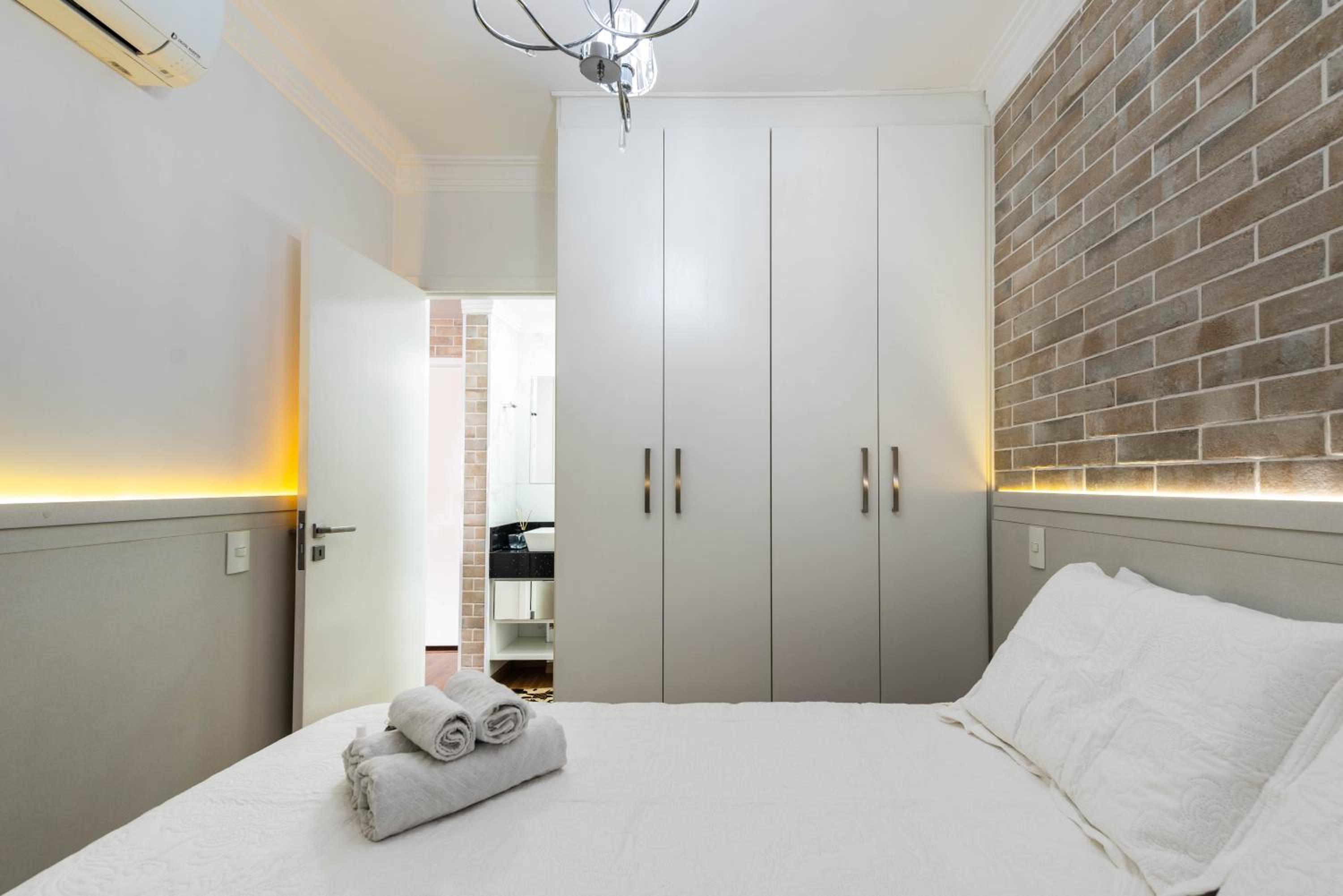 Apartamento 91 – 9º andar (dois quartos)