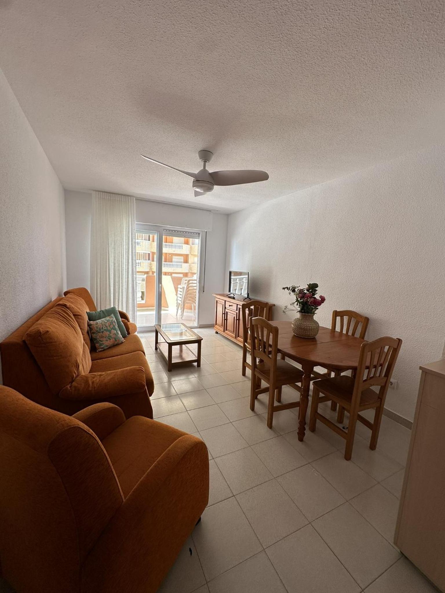 Apartamento de dos habitaciones con vista al mar