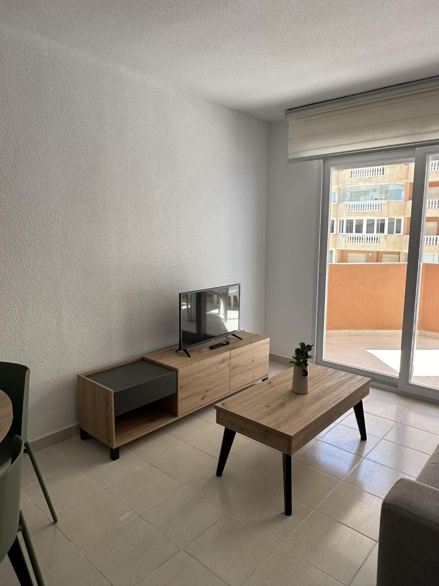 Apartamento de dos habitaciones con vista al mar