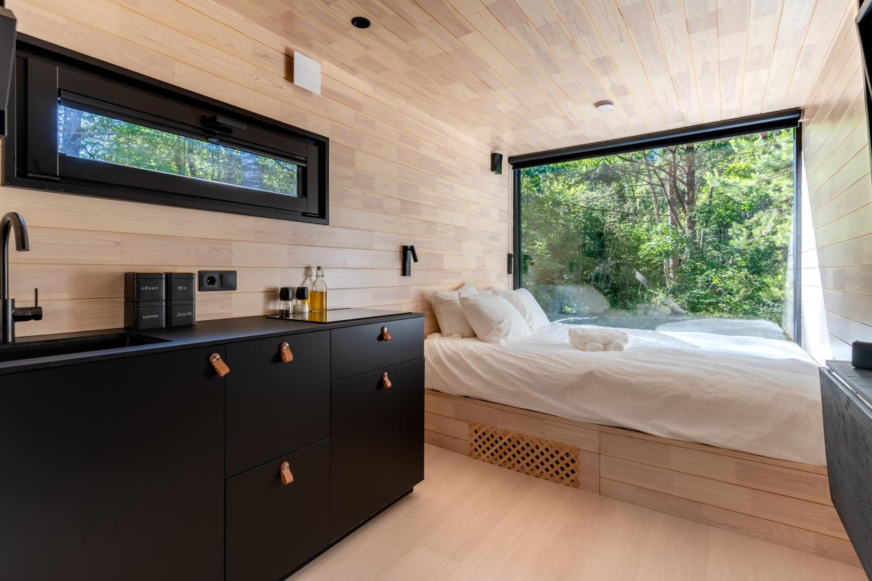 One-Bedroom House photo 1