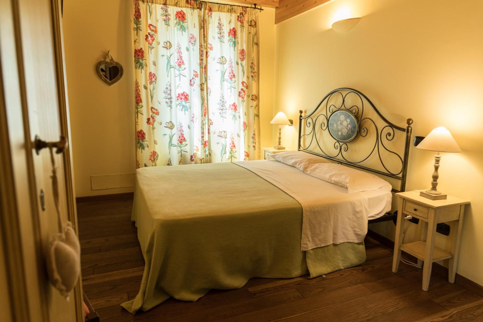 Double Room - Photo 7