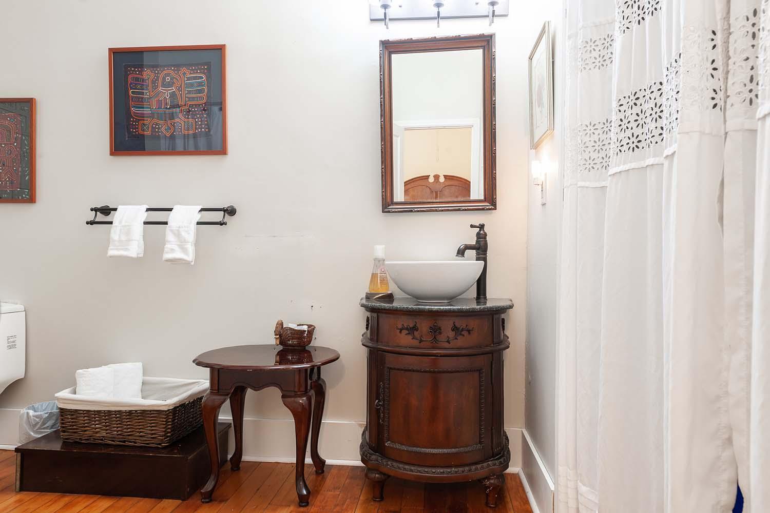 Deluxe King Suite photo 2