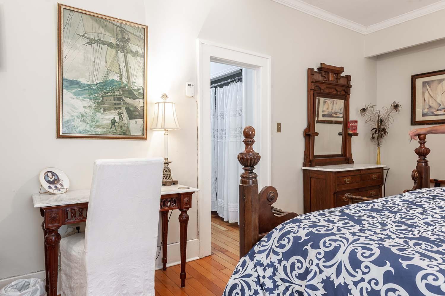 Deluxe King Suite