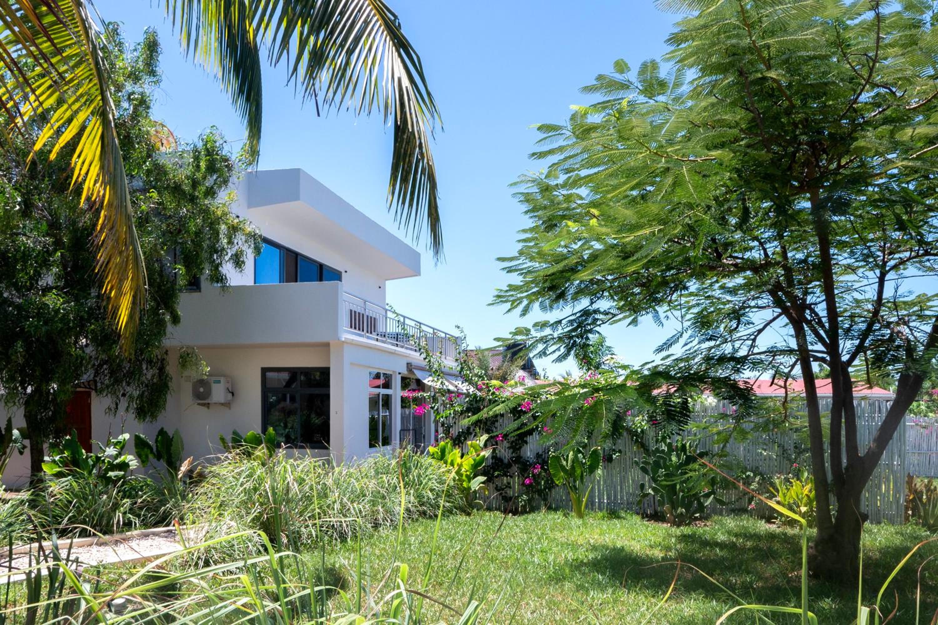Two-Bedroom Apartment With Terrace And Sea View