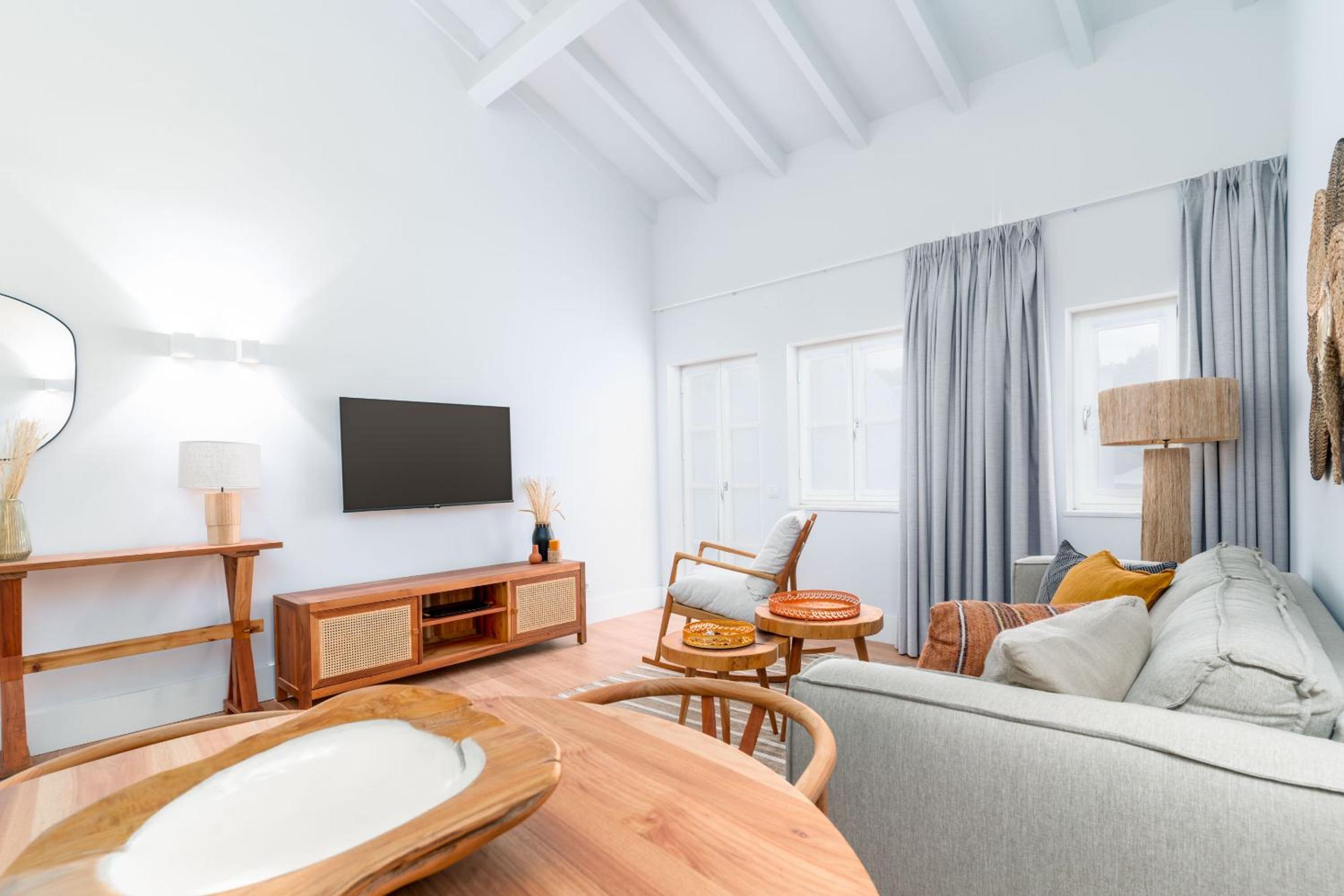 One-Bedroom Apartment with Terrace photo 1