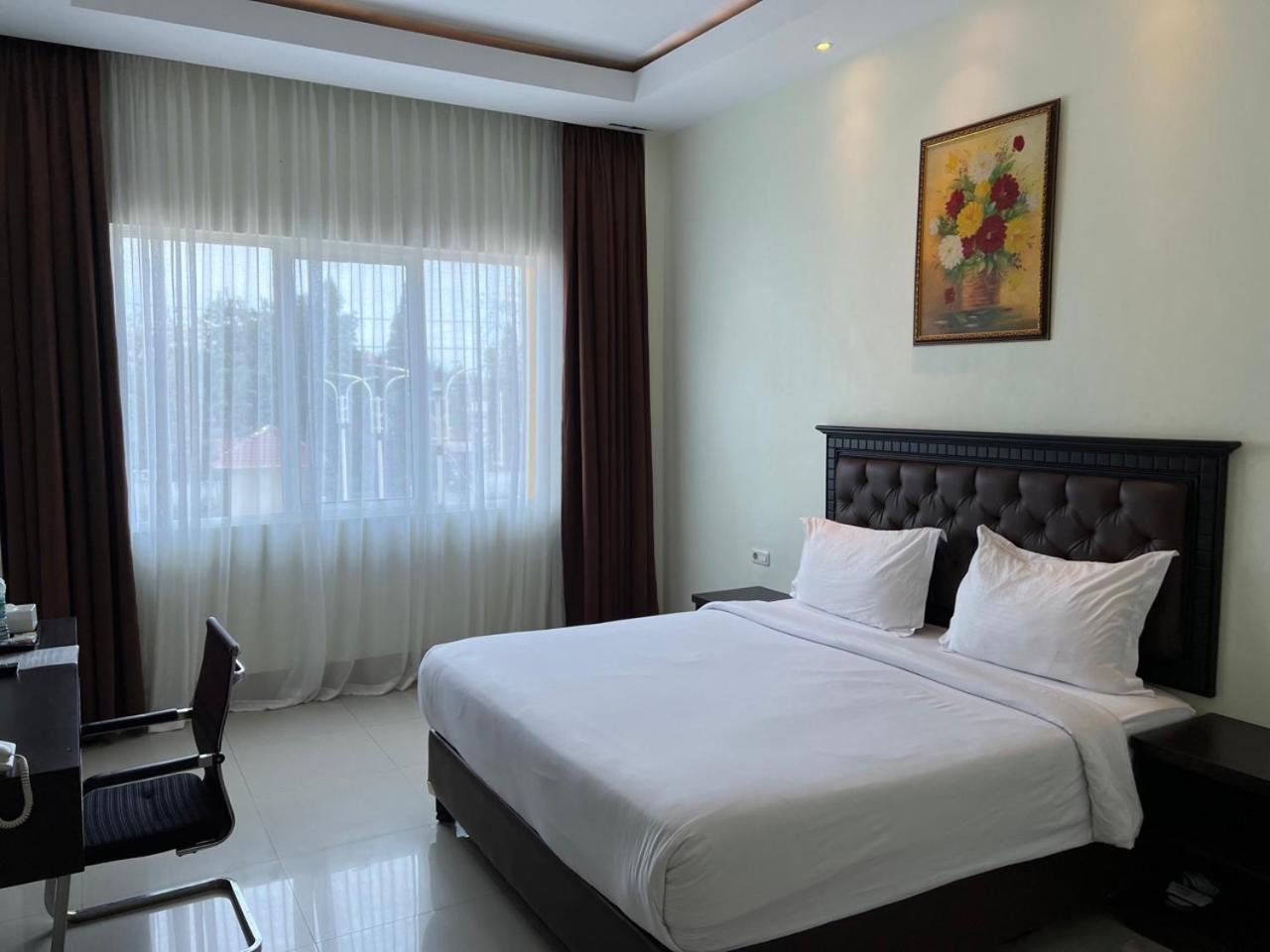 Deluxe Double Room - Photo 20