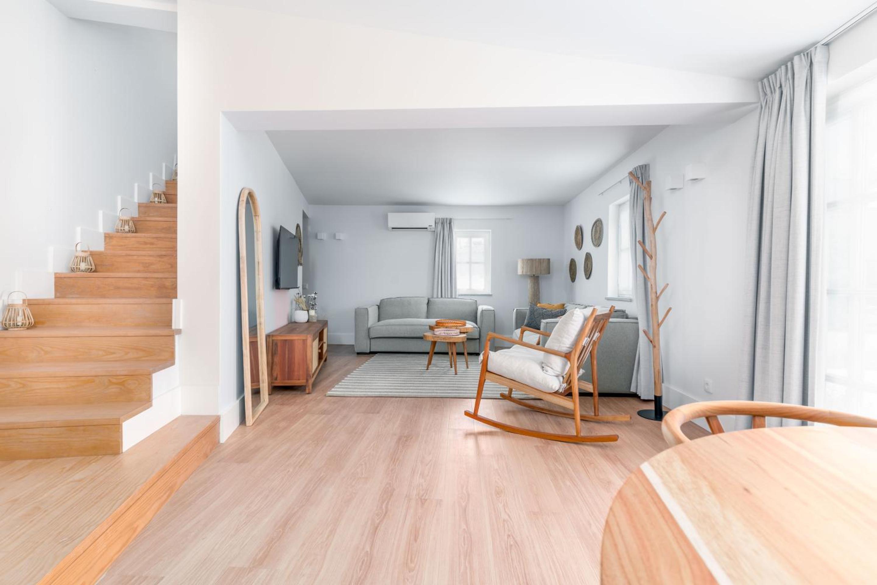 One-Bedroom Apartment with Balcony photo 1