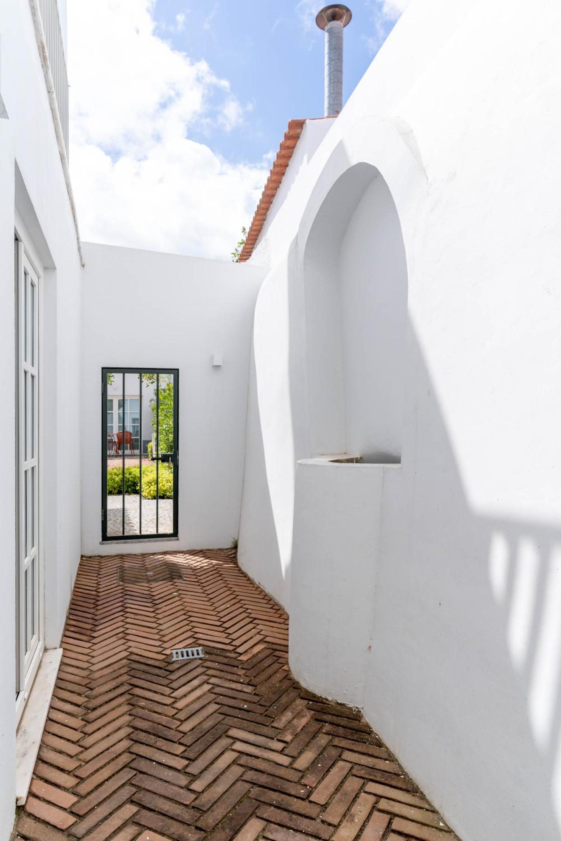 Two-Bedroom Apartment with Terrace photo 3