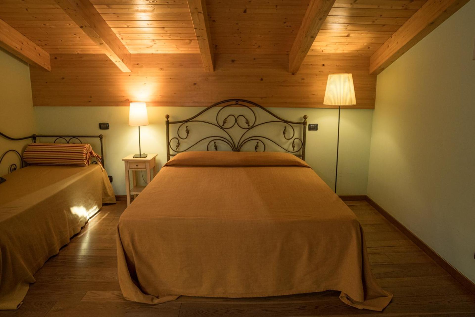 Deluxe Double Room - Photo 8