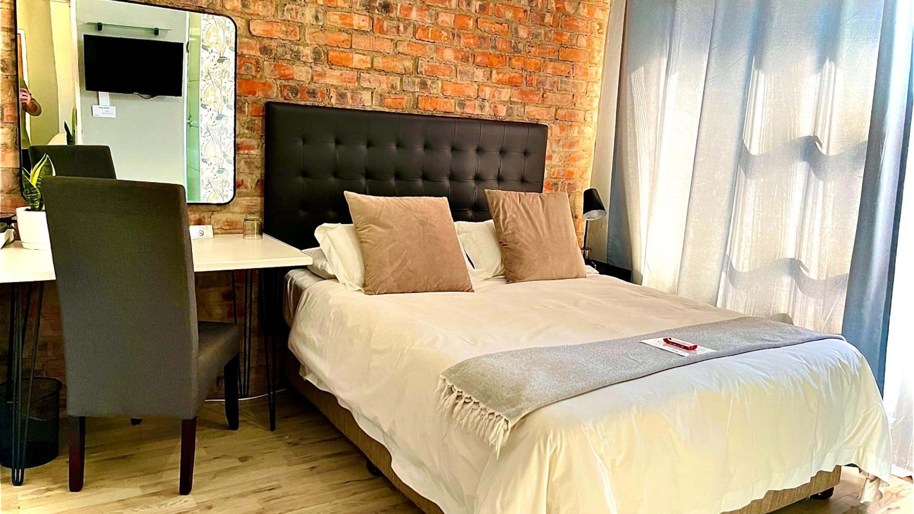 Deluxe Double or Twin Room - Photo 21