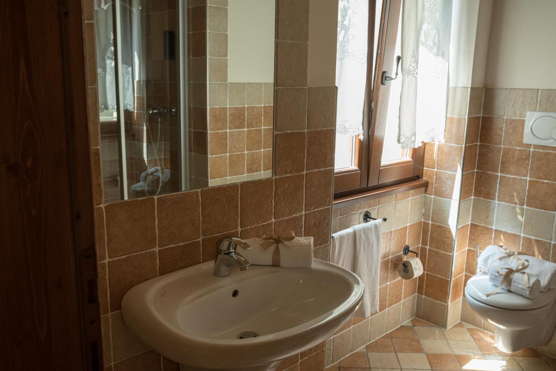 Deluxe Double Room - Photo 7