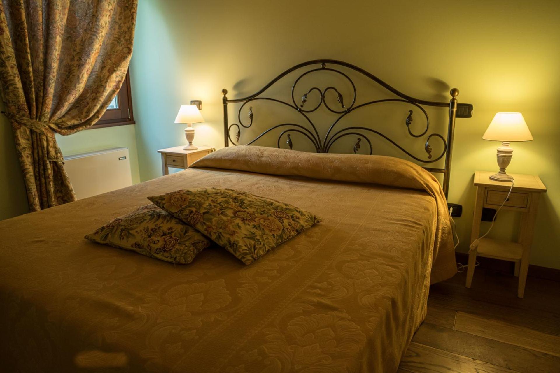 Double Room - Photo 4