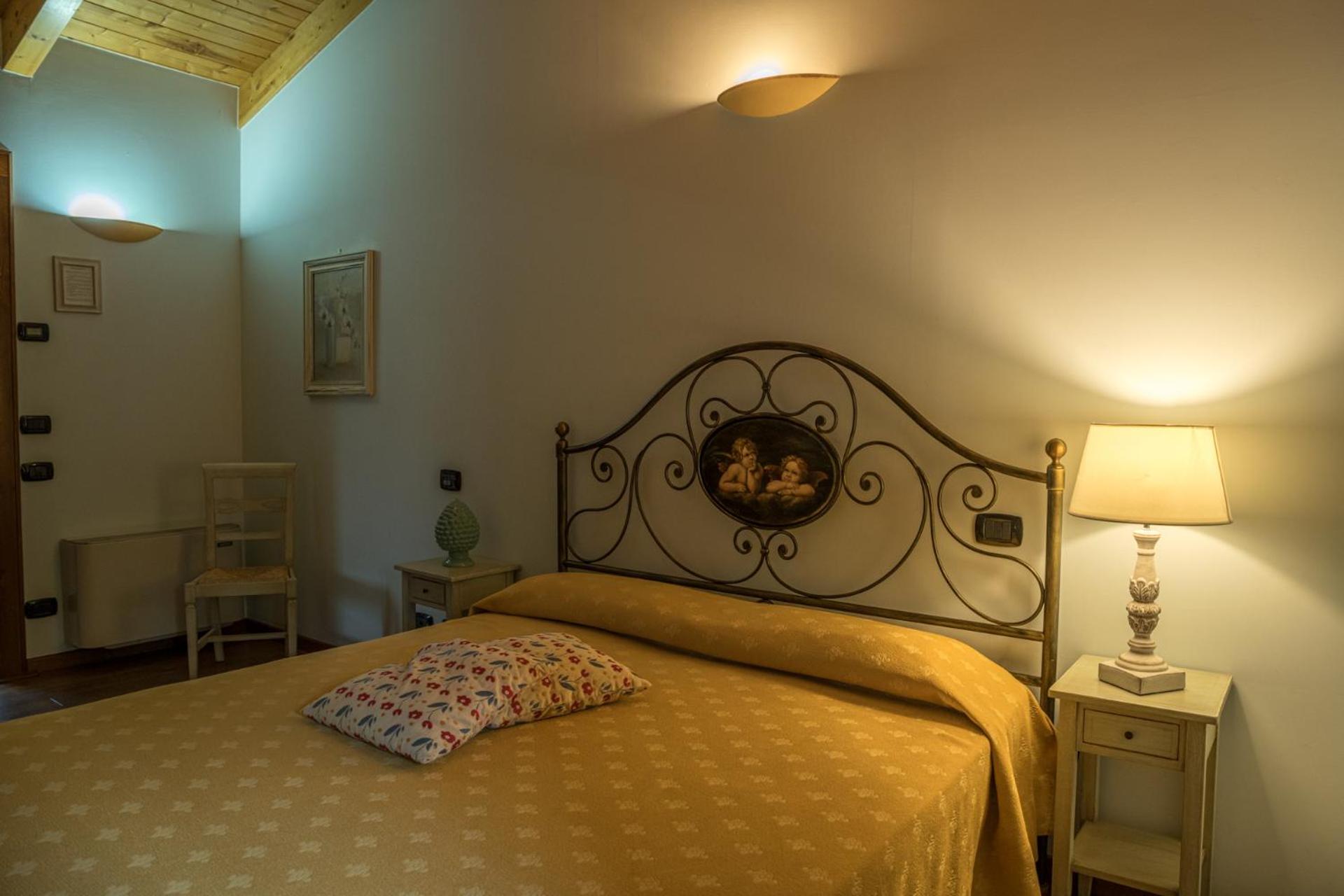 Double Room - Photo 14