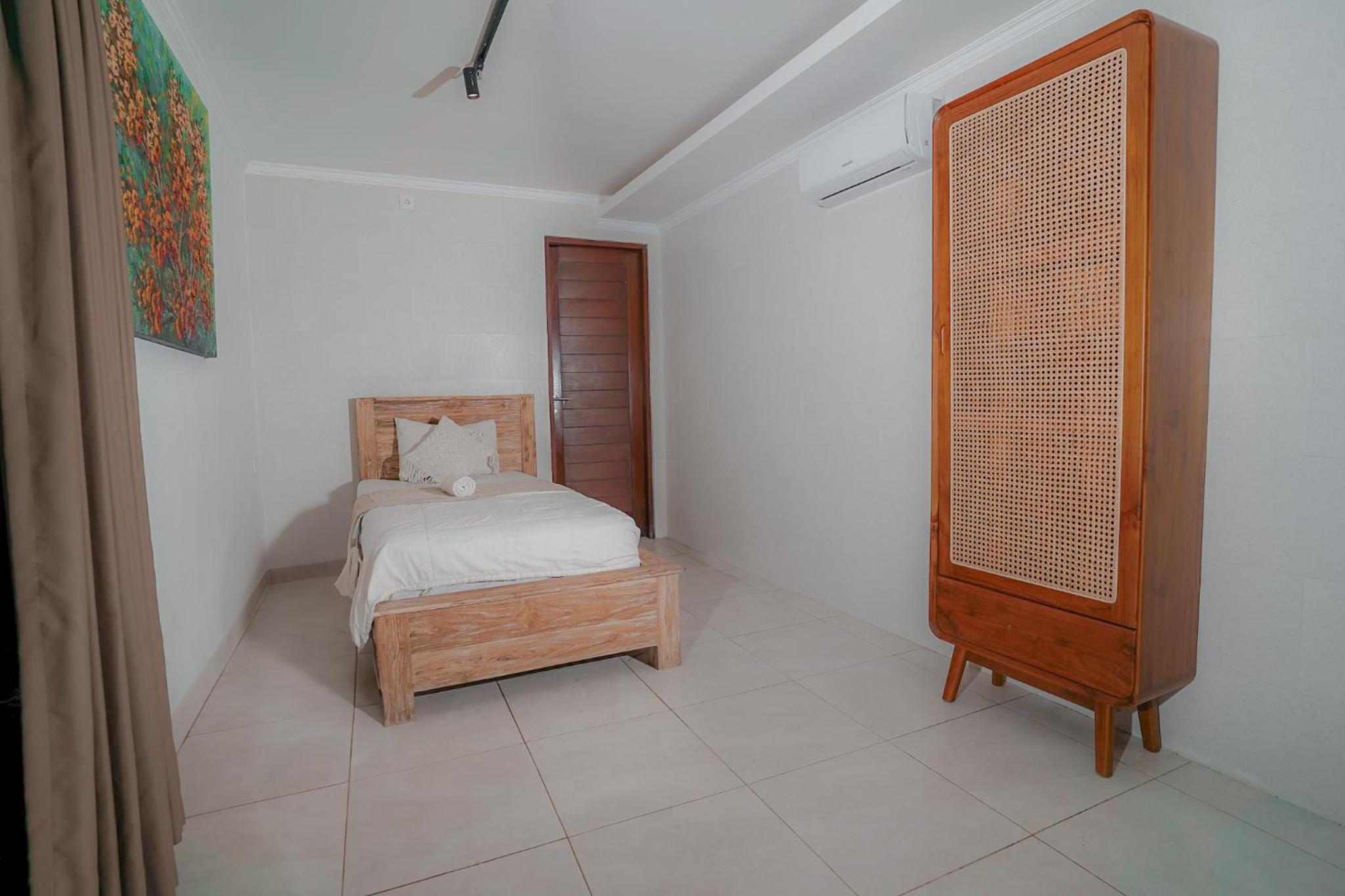 Standard Twin Room - Photo 2