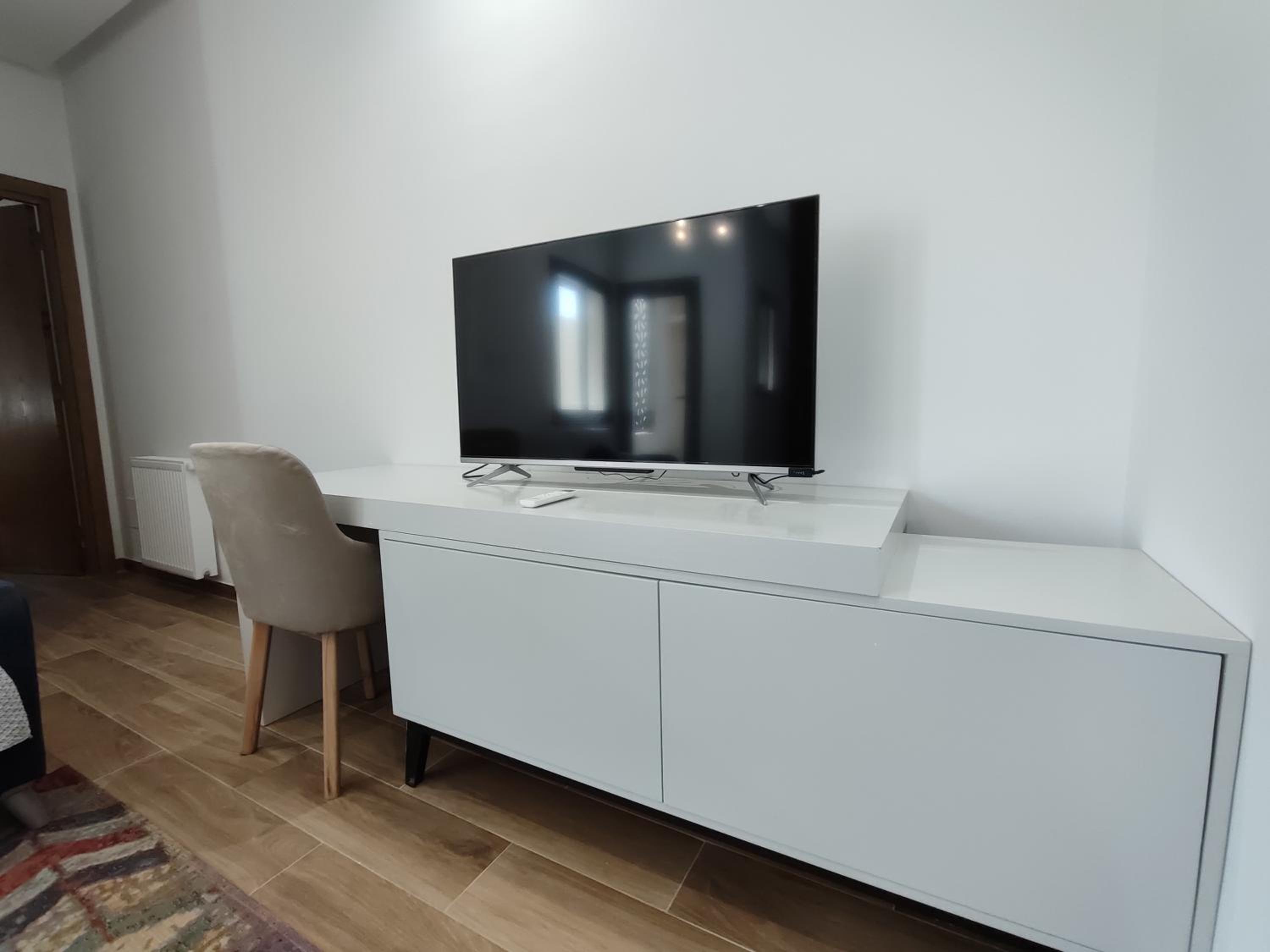 One-Bedroom Apartment photo 3