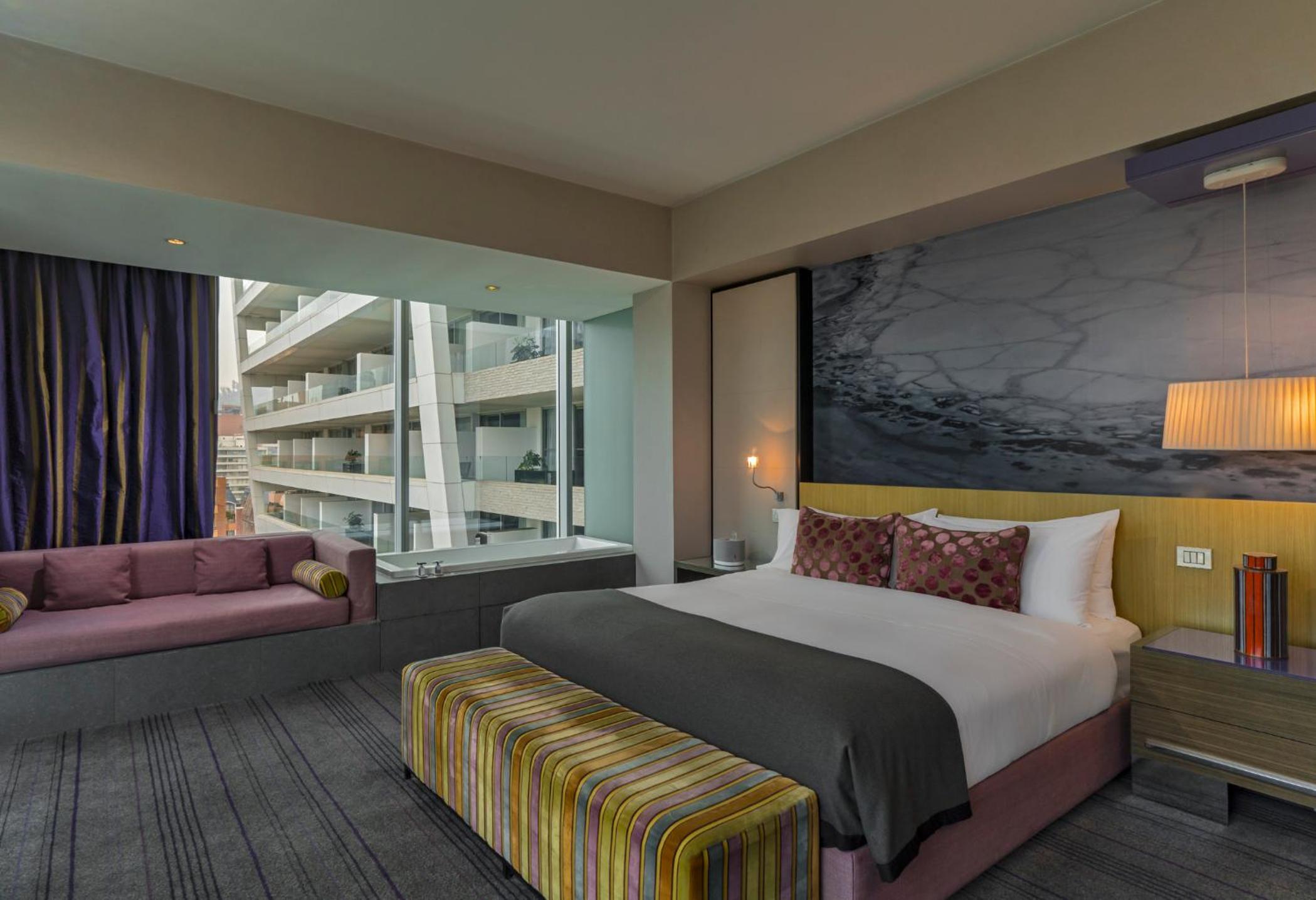 Cool Corner, Guest room, 1 King, City view - Photo 1