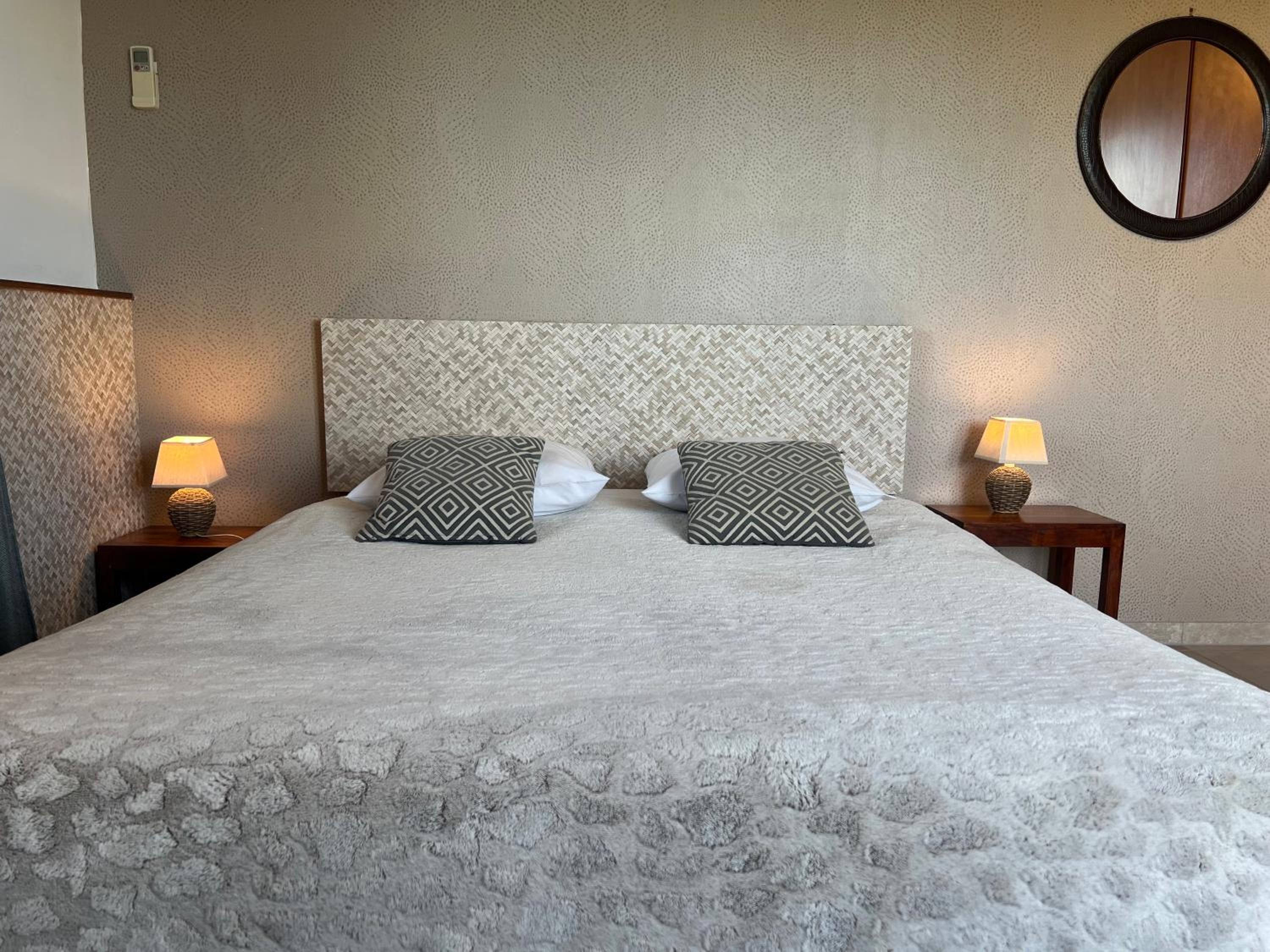 Double Room - Photo 18