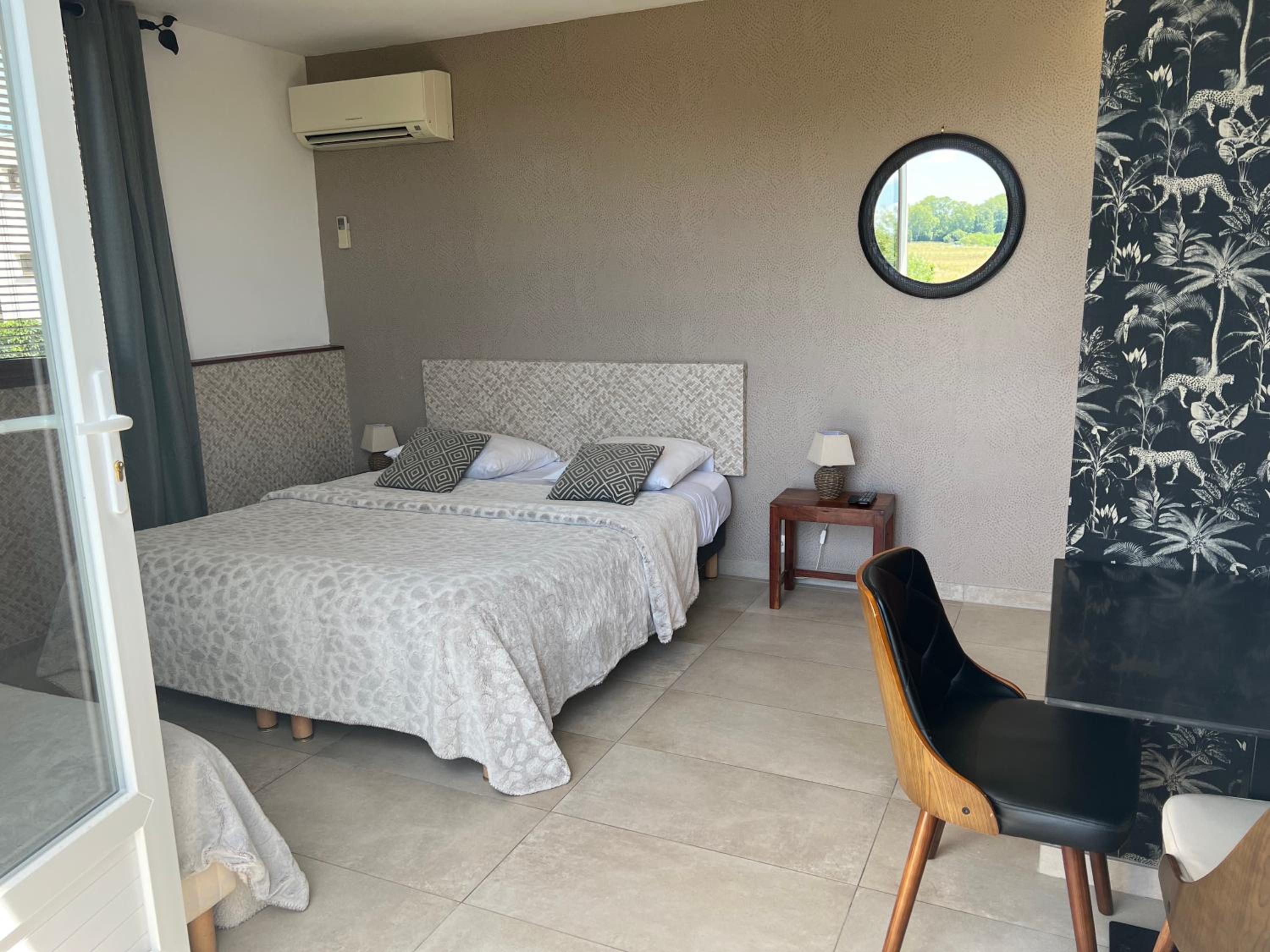 Double Room - Photo 28