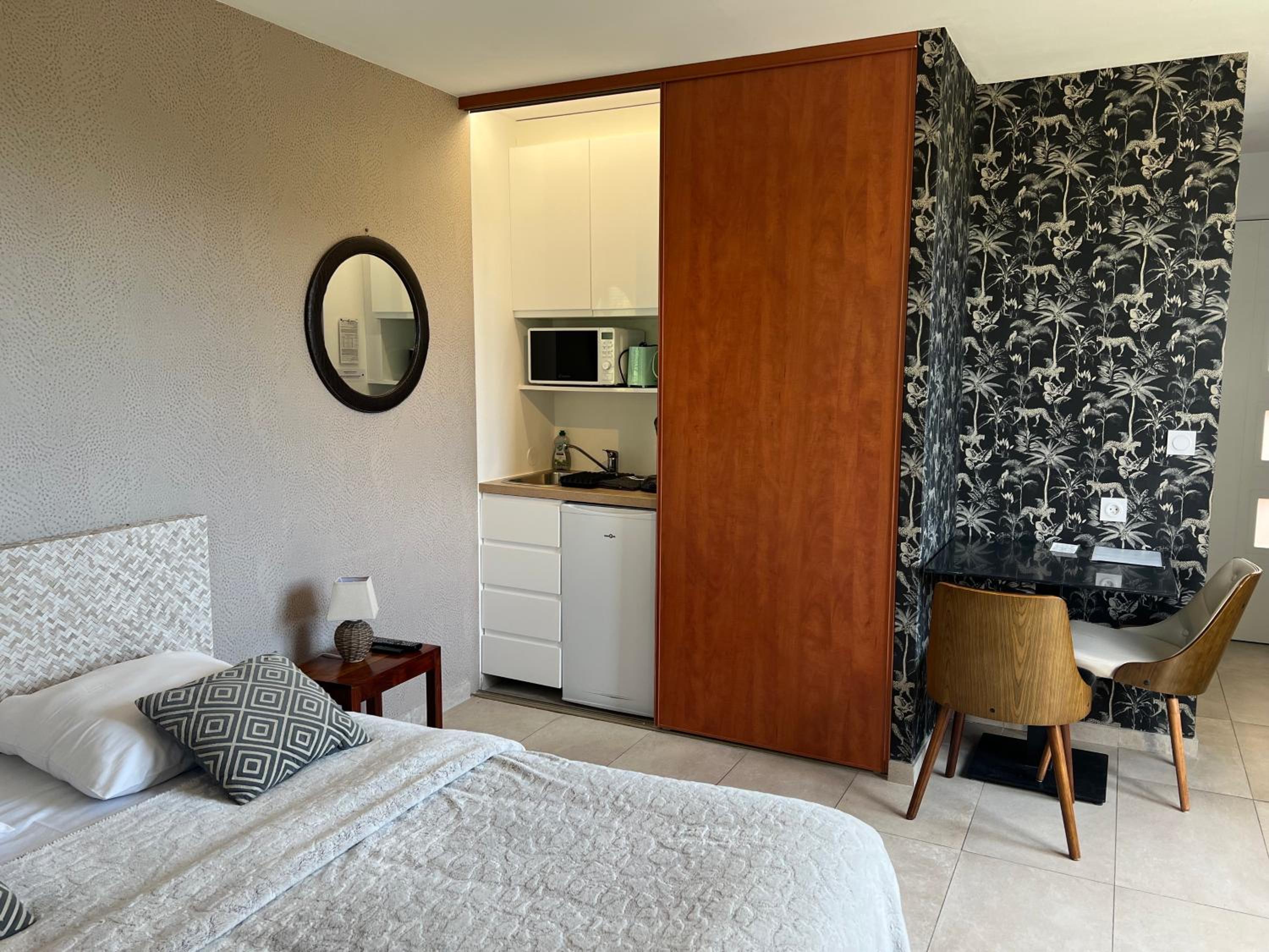 Double Room - Photo 17