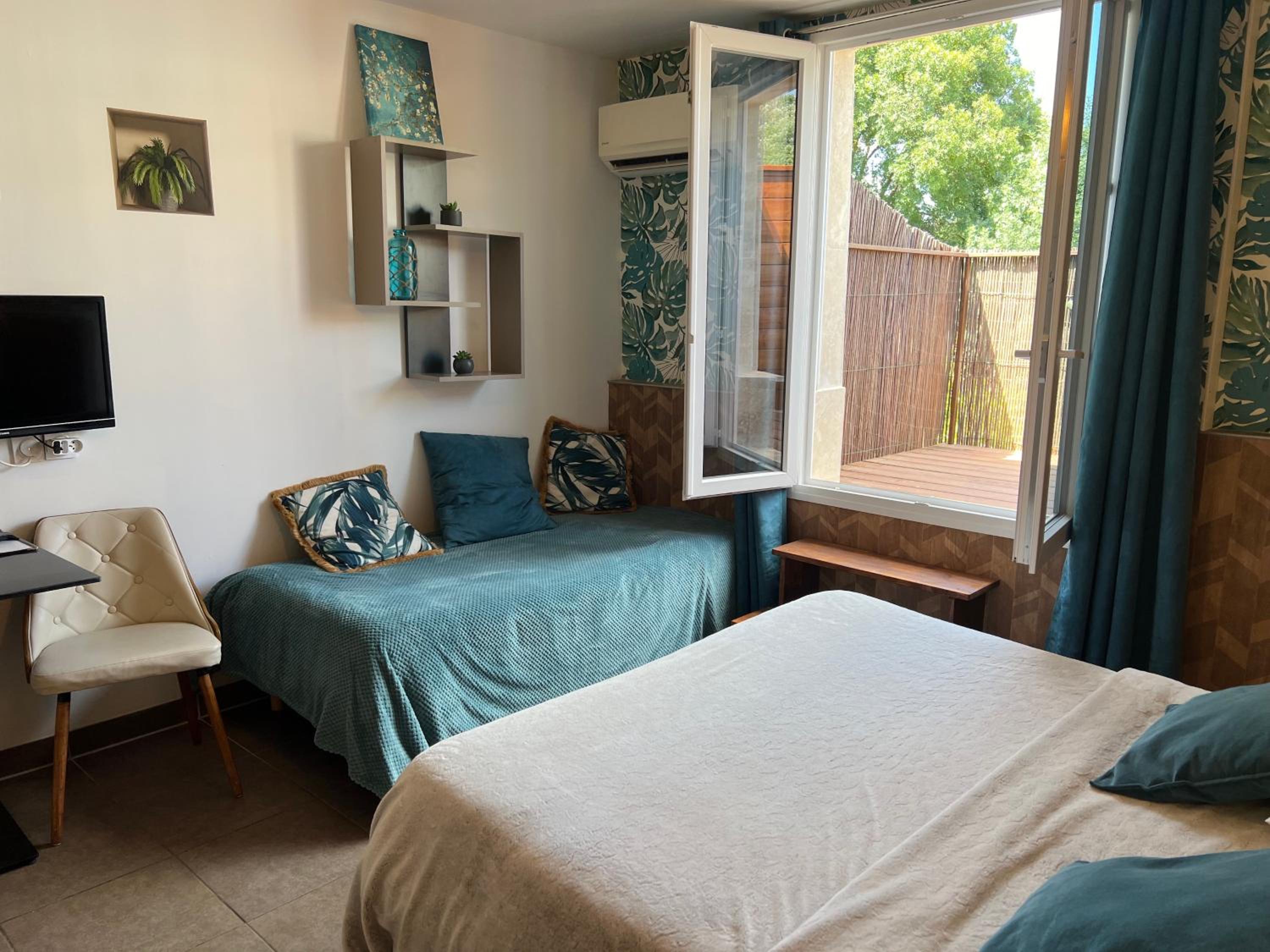Double Room - Photo 13