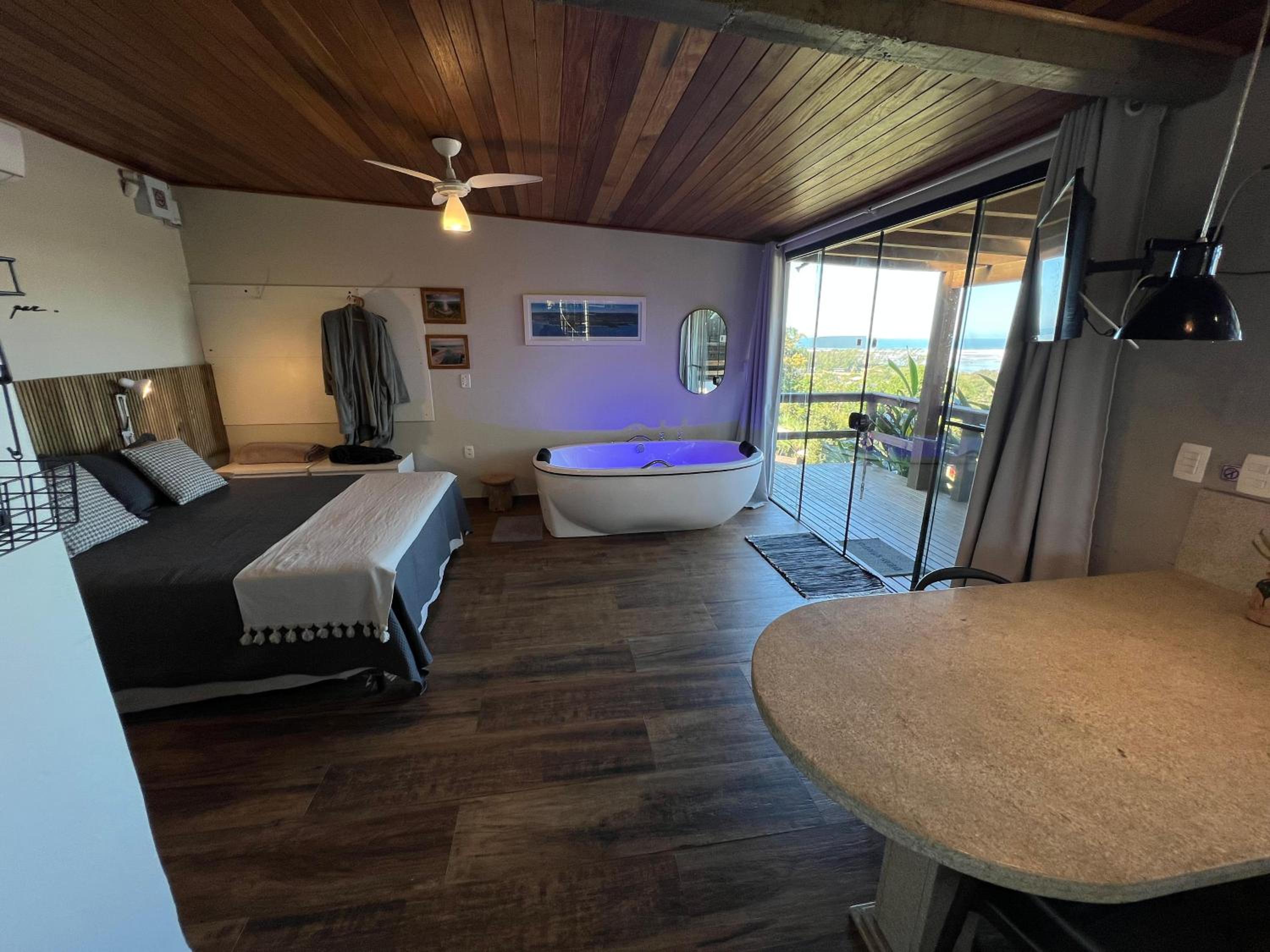 Suite with Spa Bath photo 3