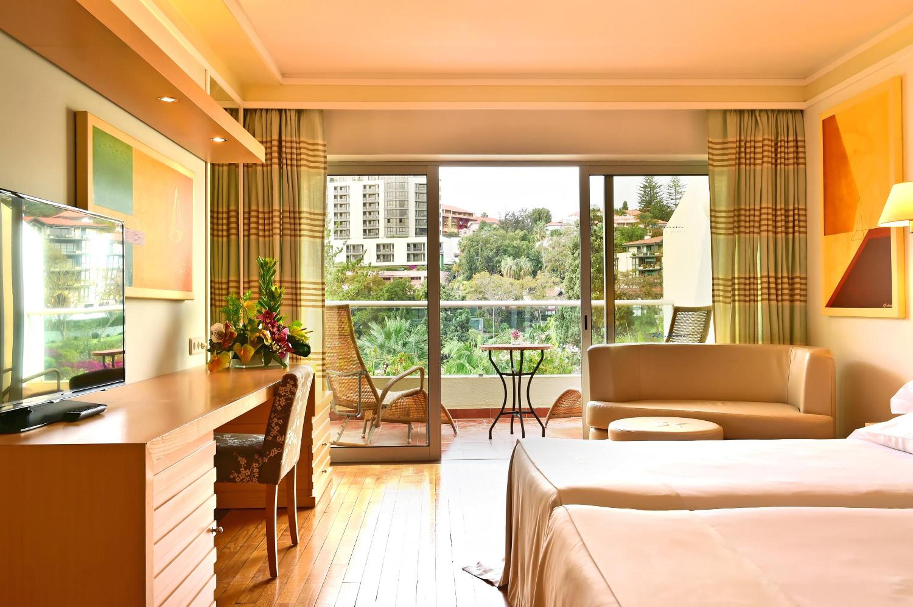 Classic Twin Room with Pool View