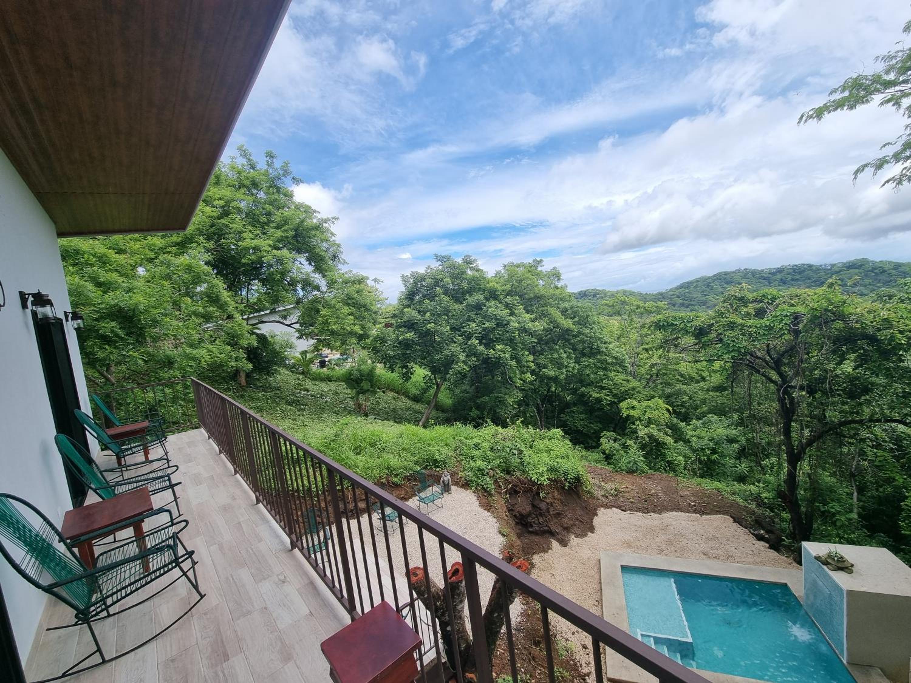 Three-Bedroom Vacation Home  photo 2