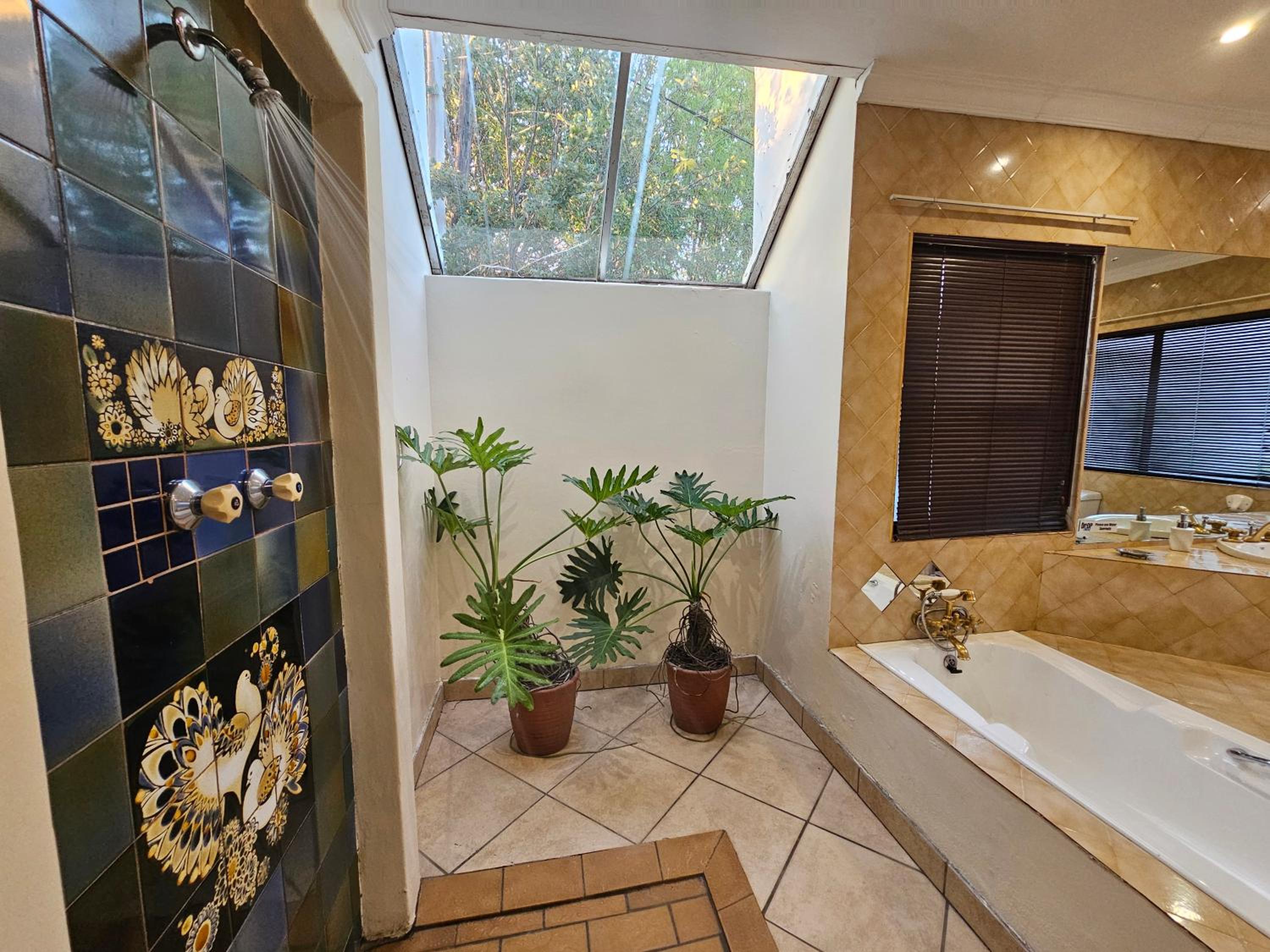 Deluxe Queen Room - Photo 3