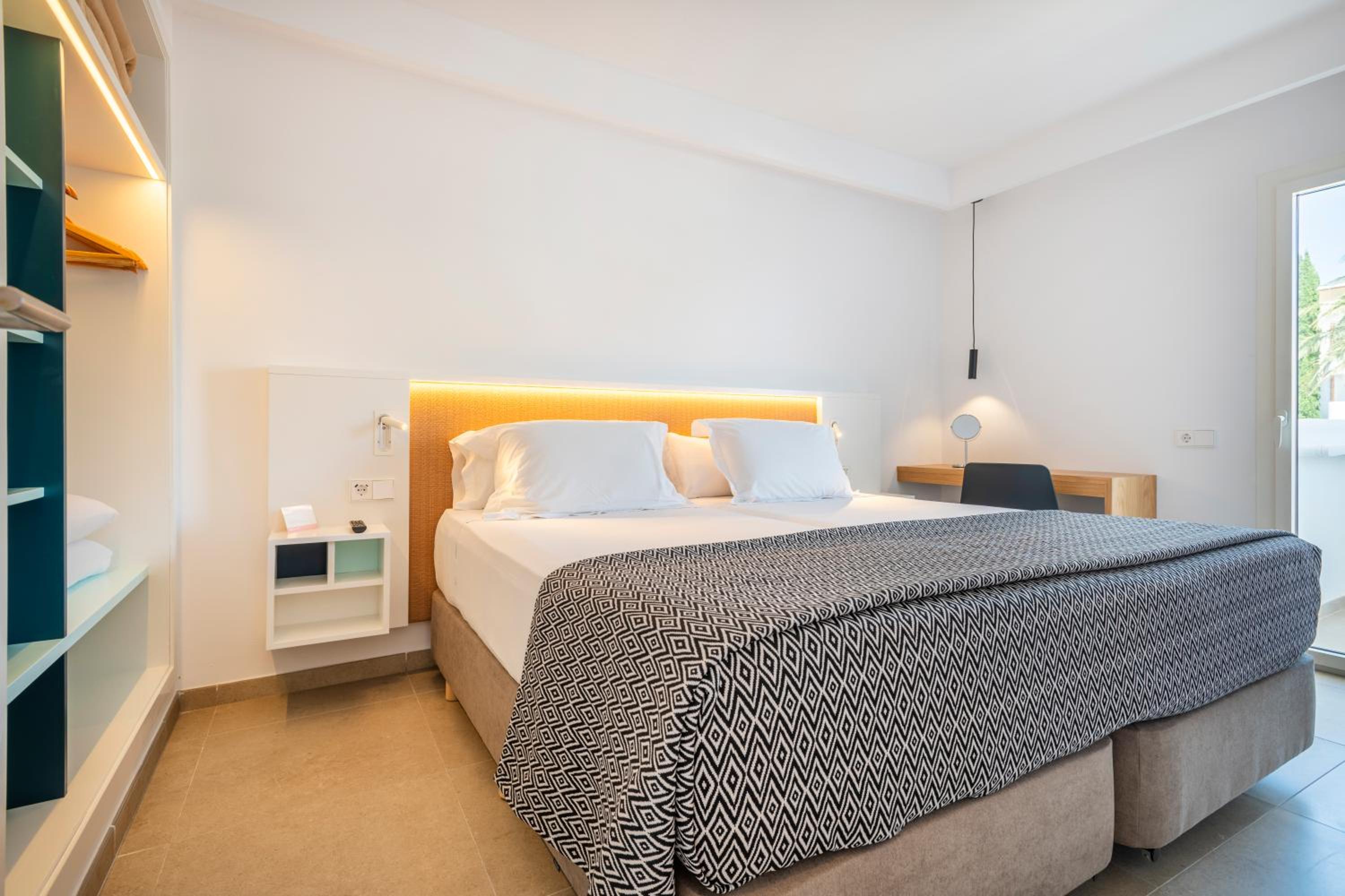 Apartamento Superior con Vista a la Piscina