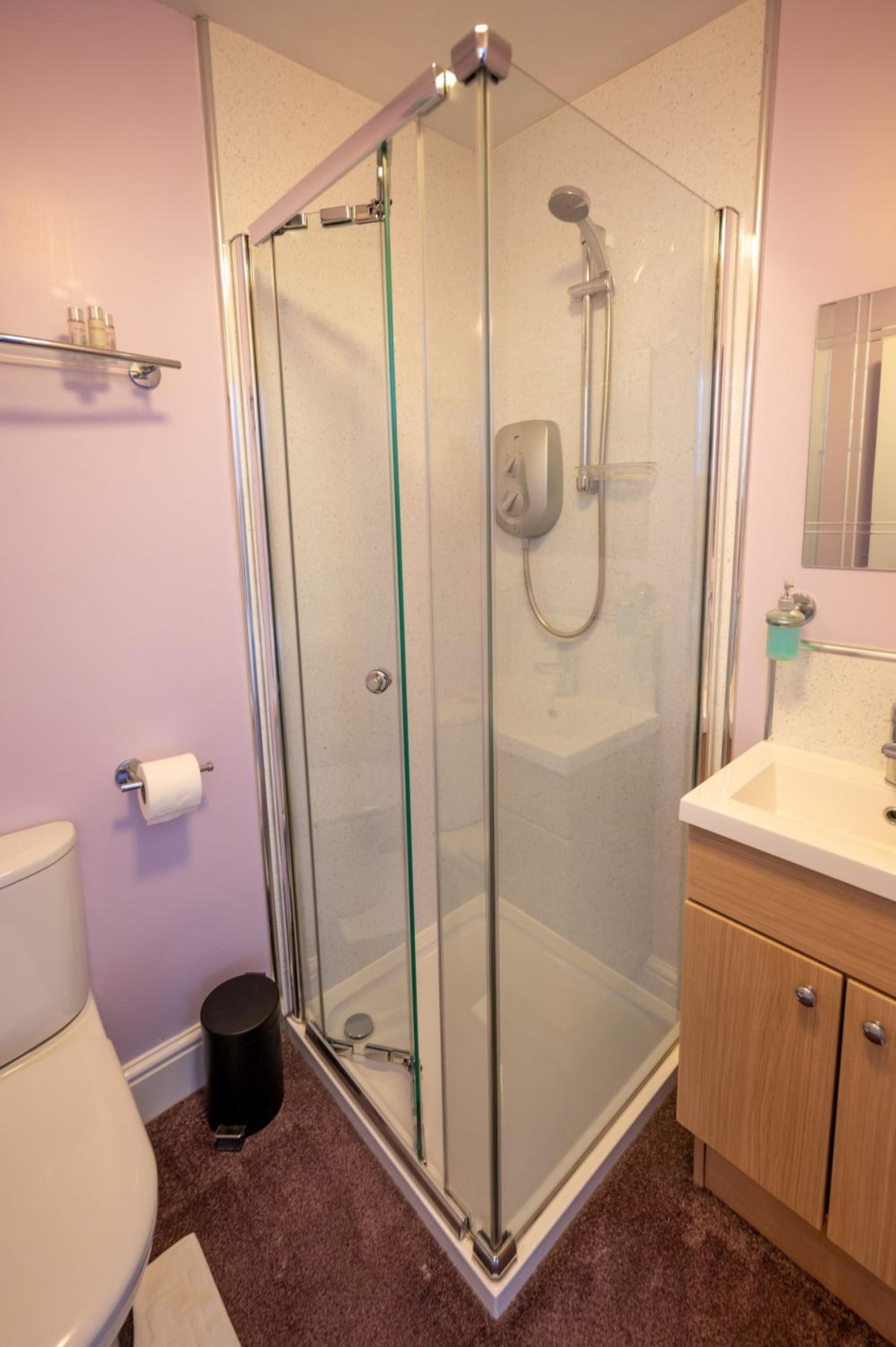 Twin Room with Private Bathroom photo 3