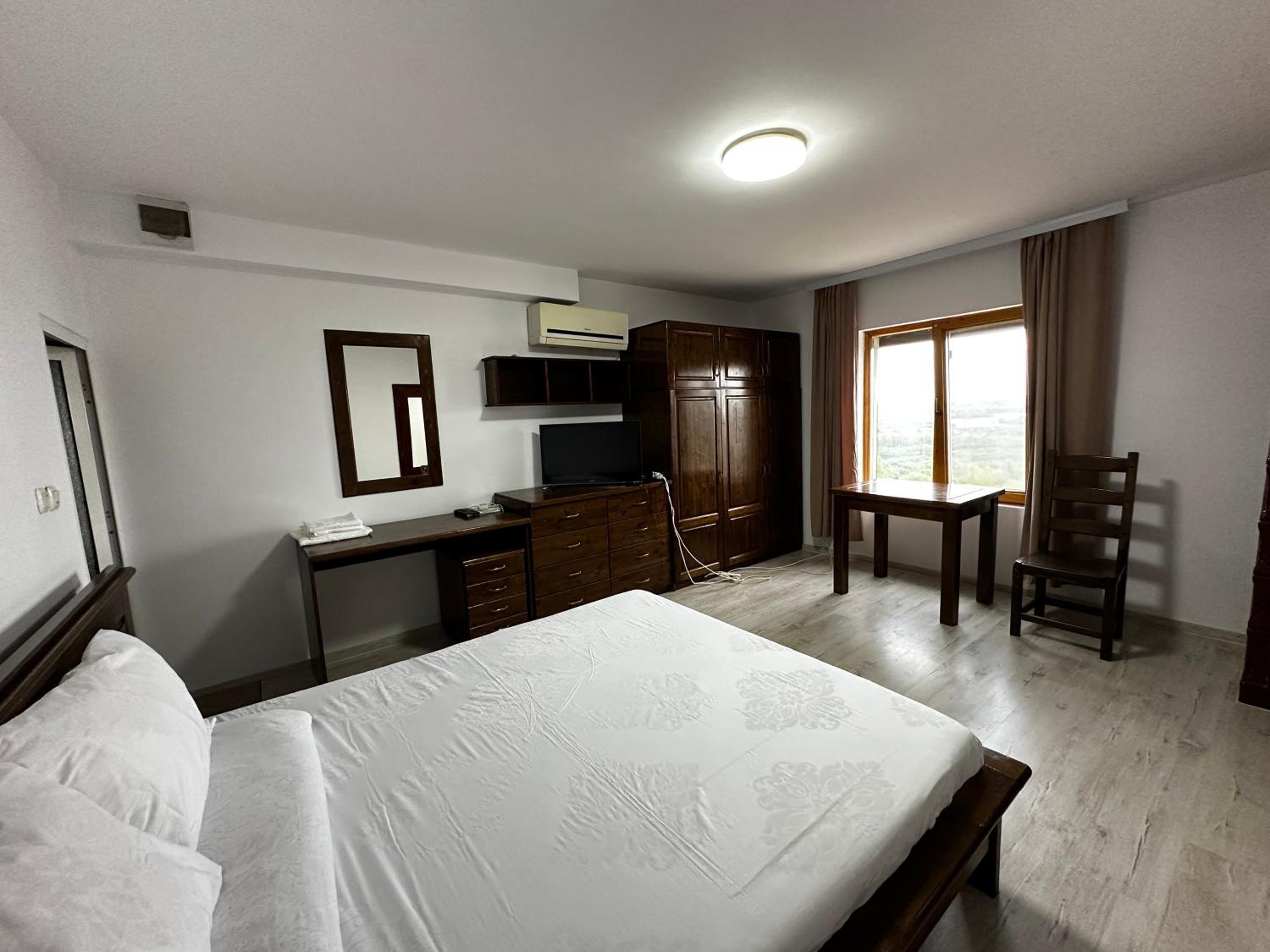Double Room With Private Bathroom photo 1