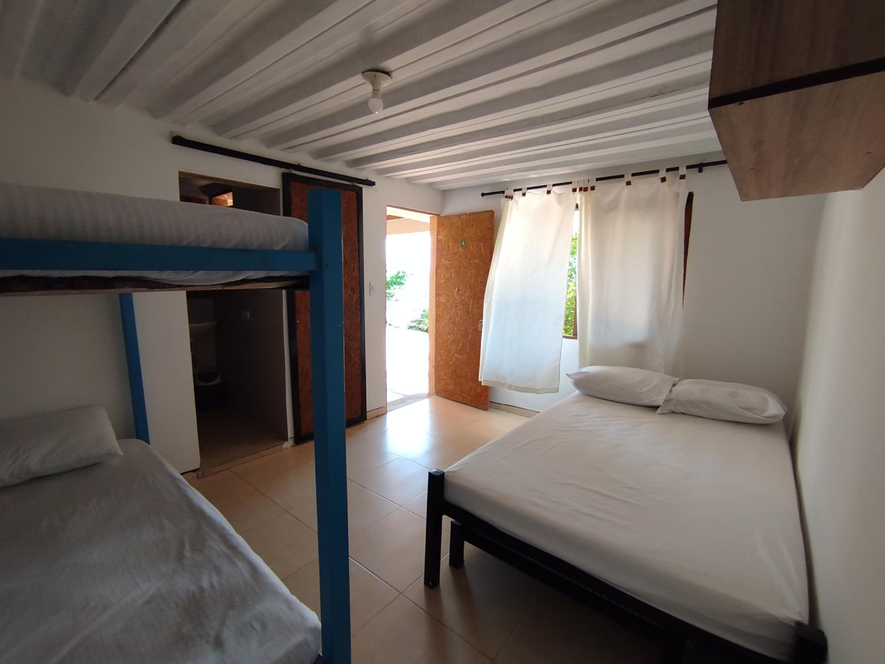 Economy Quadruple Room with Shared Bathroom photo 1