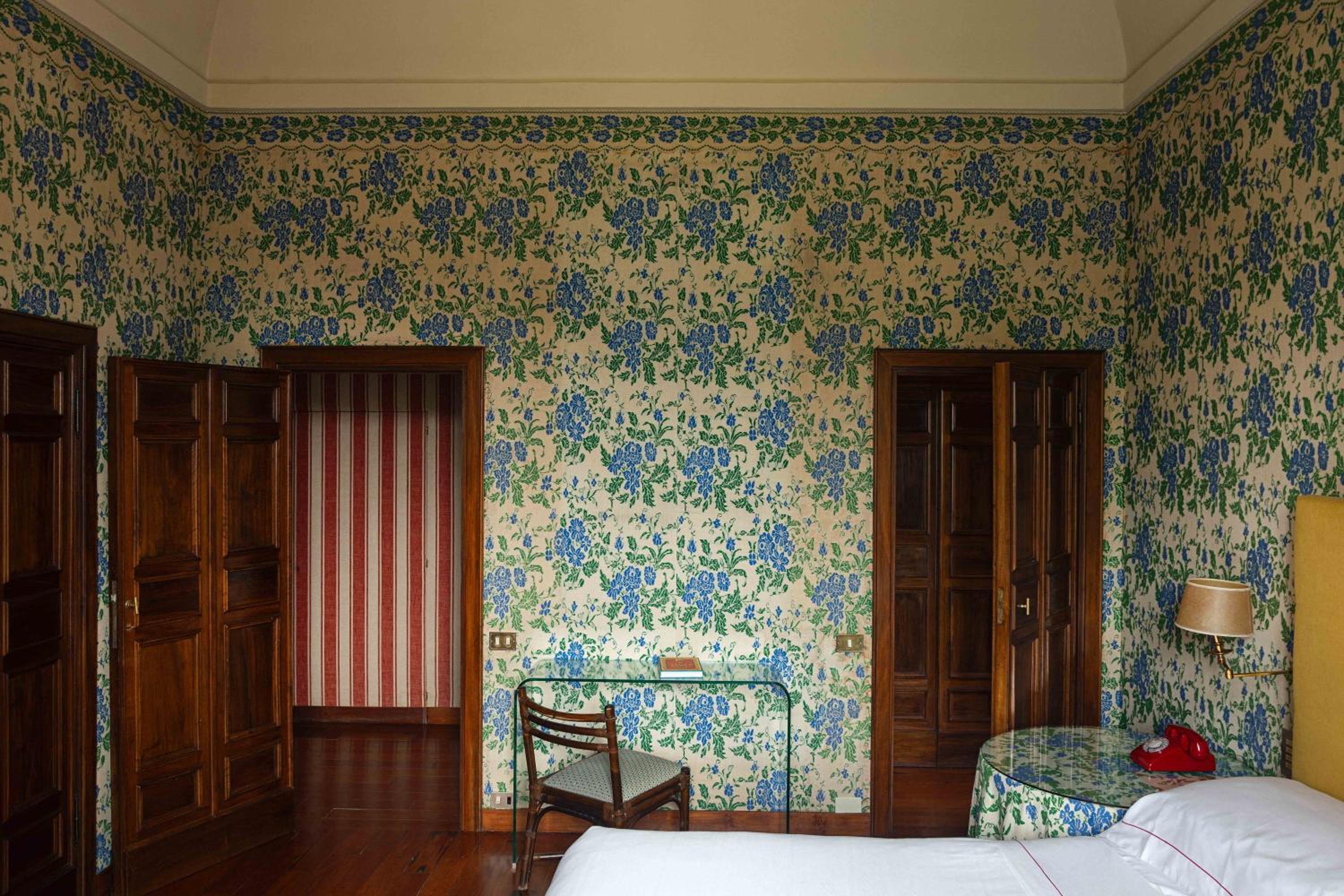 Deluxe Room - Photo 6
