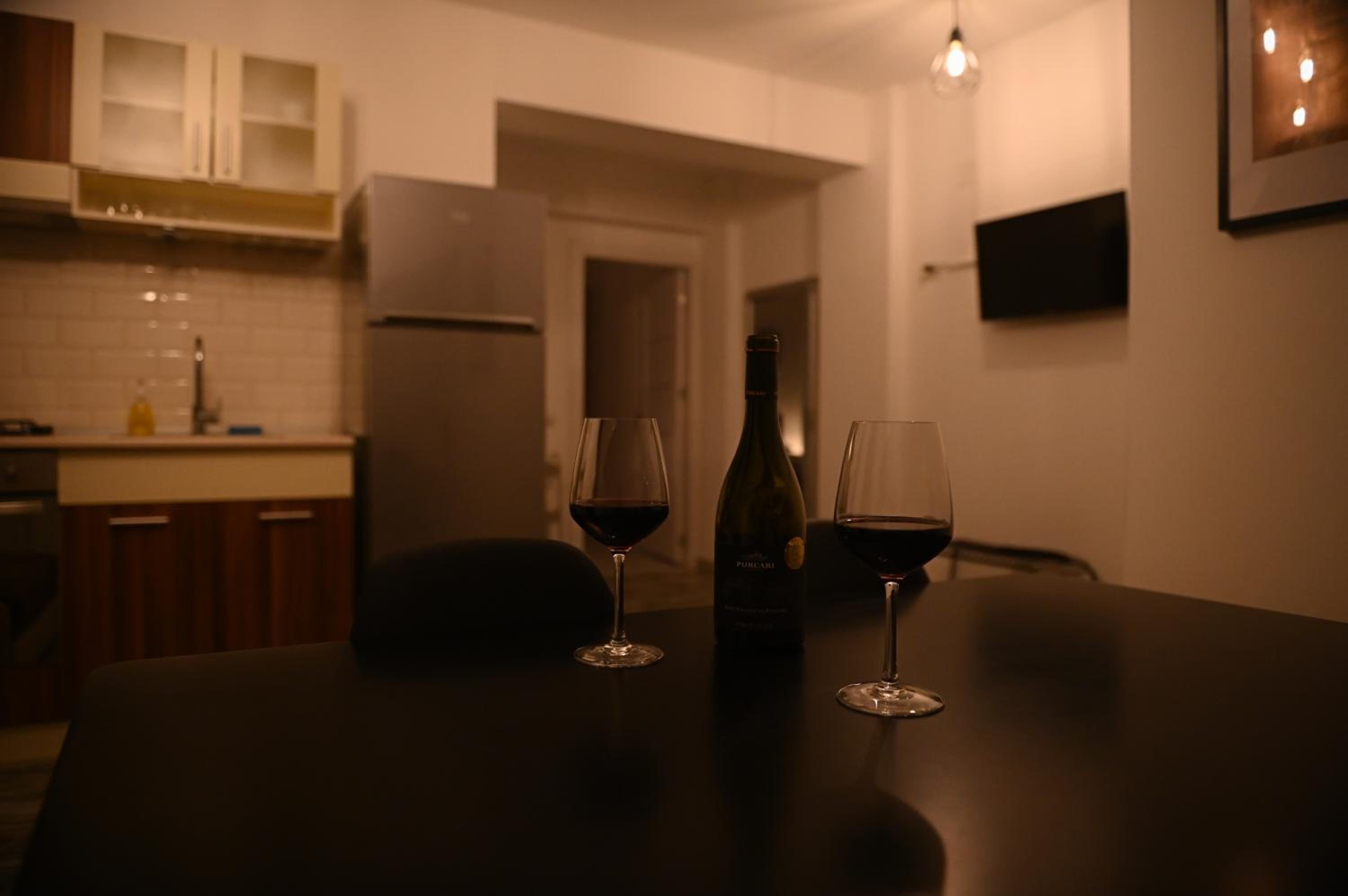 One-Bedroom Apartment photo 2