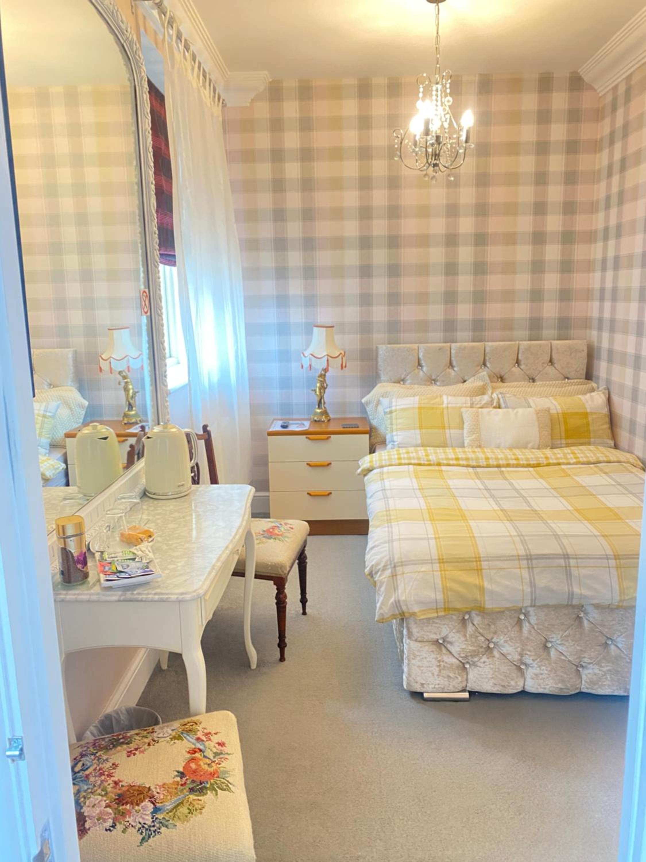 Double Room with Private Bathroom photo 2