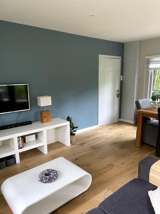 One-Bedroom House photo 1