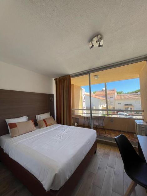 Standard Double Room with Terrace - Photo 9