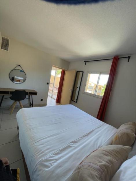 Superior Family Suite with Terrace - Photo 2