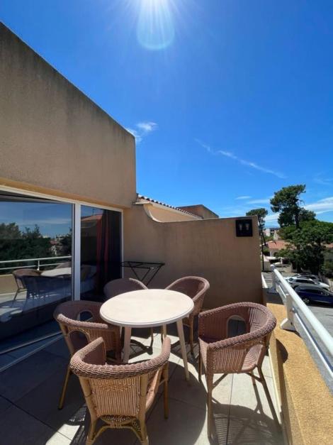 Superior Family Suite with Terrace - Photo 4
