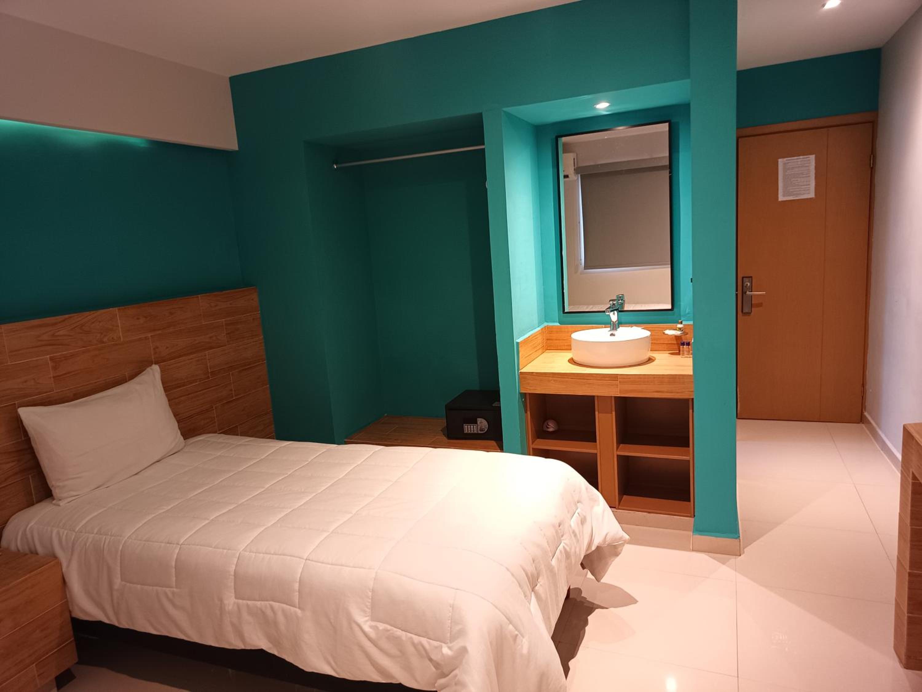 Double Room - Photo 7