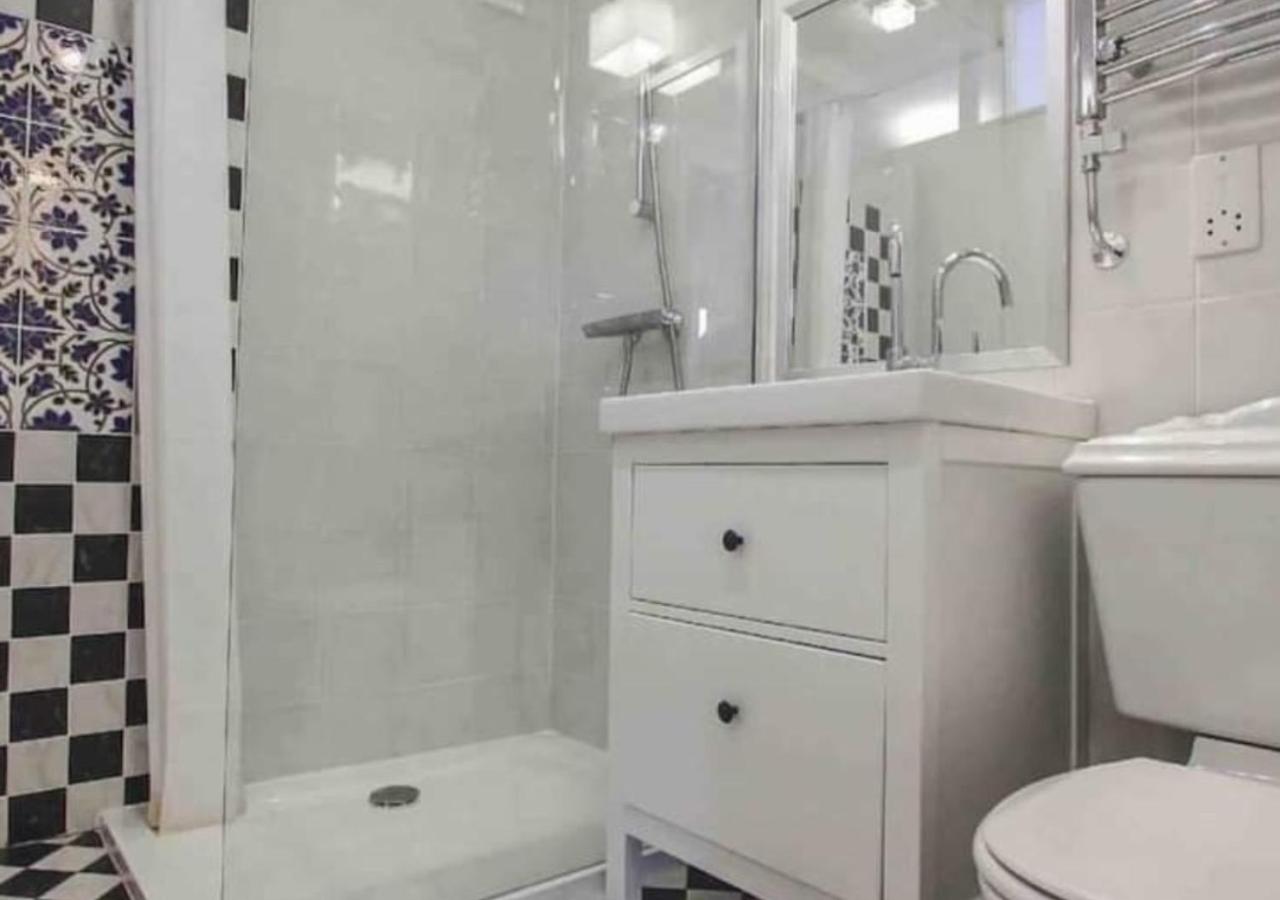 Two-Bedroom House photo 3