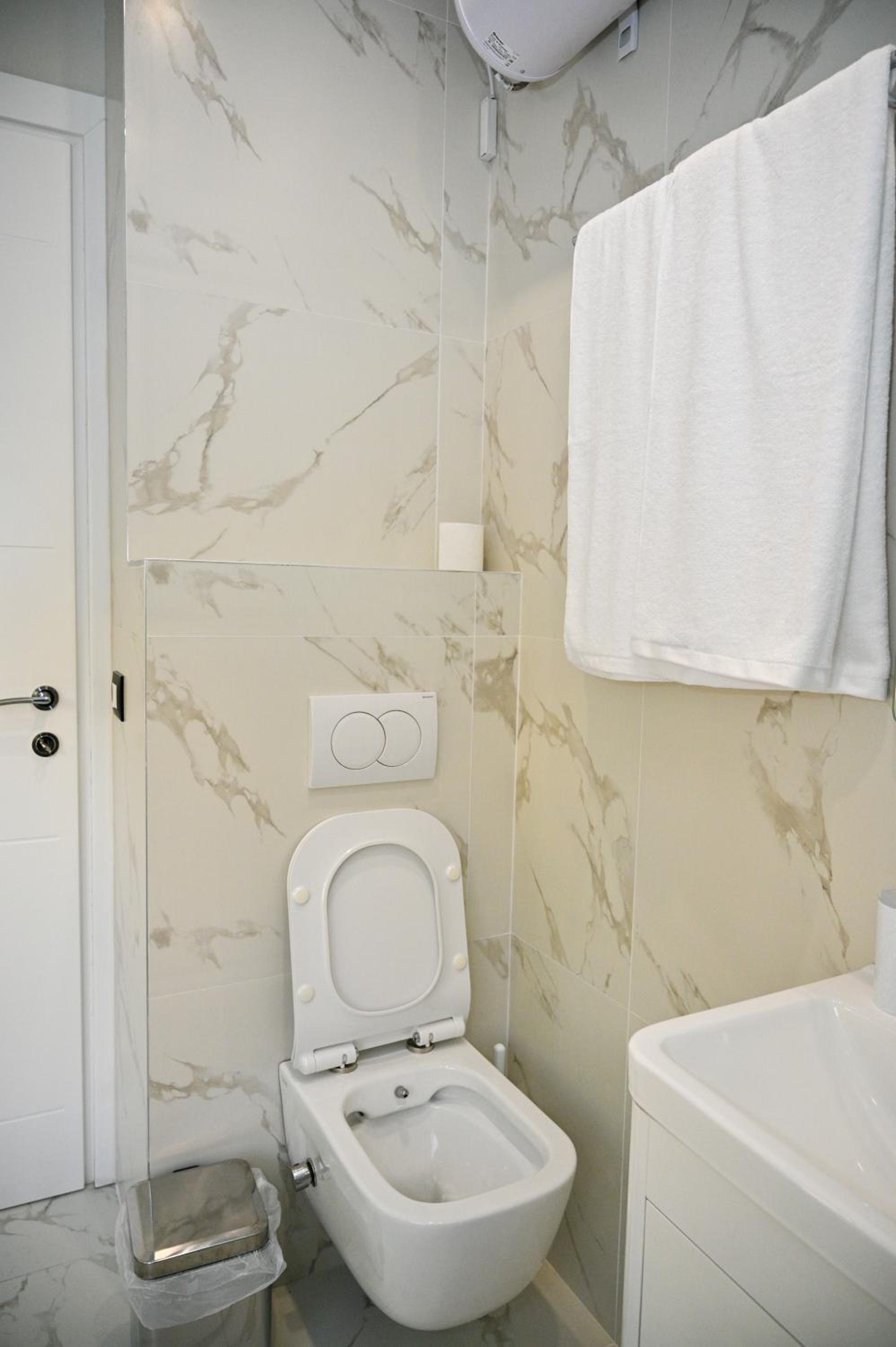 Deluxe King Room photo 2
