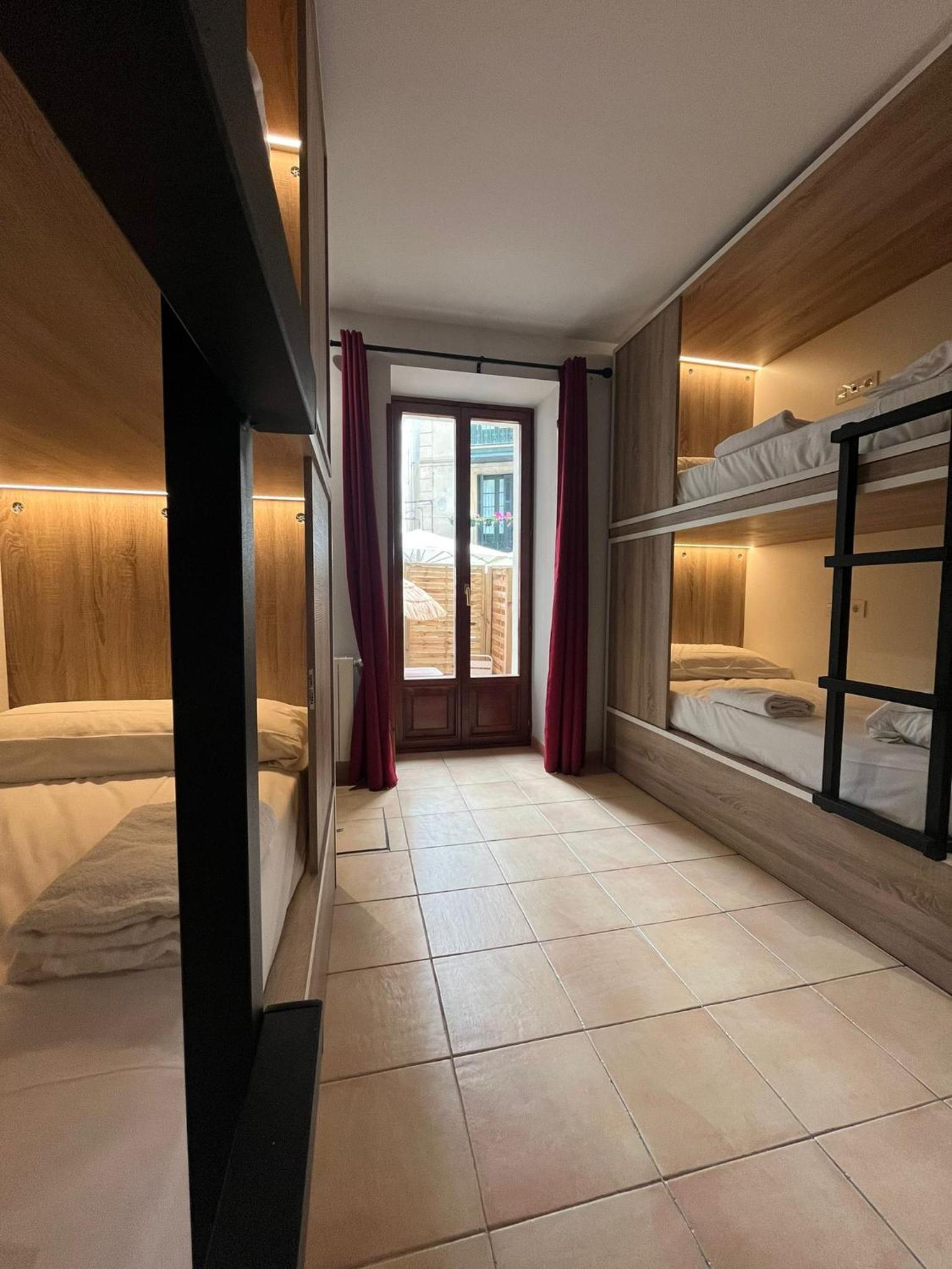 Habitación Cuádruple con Baño Privado