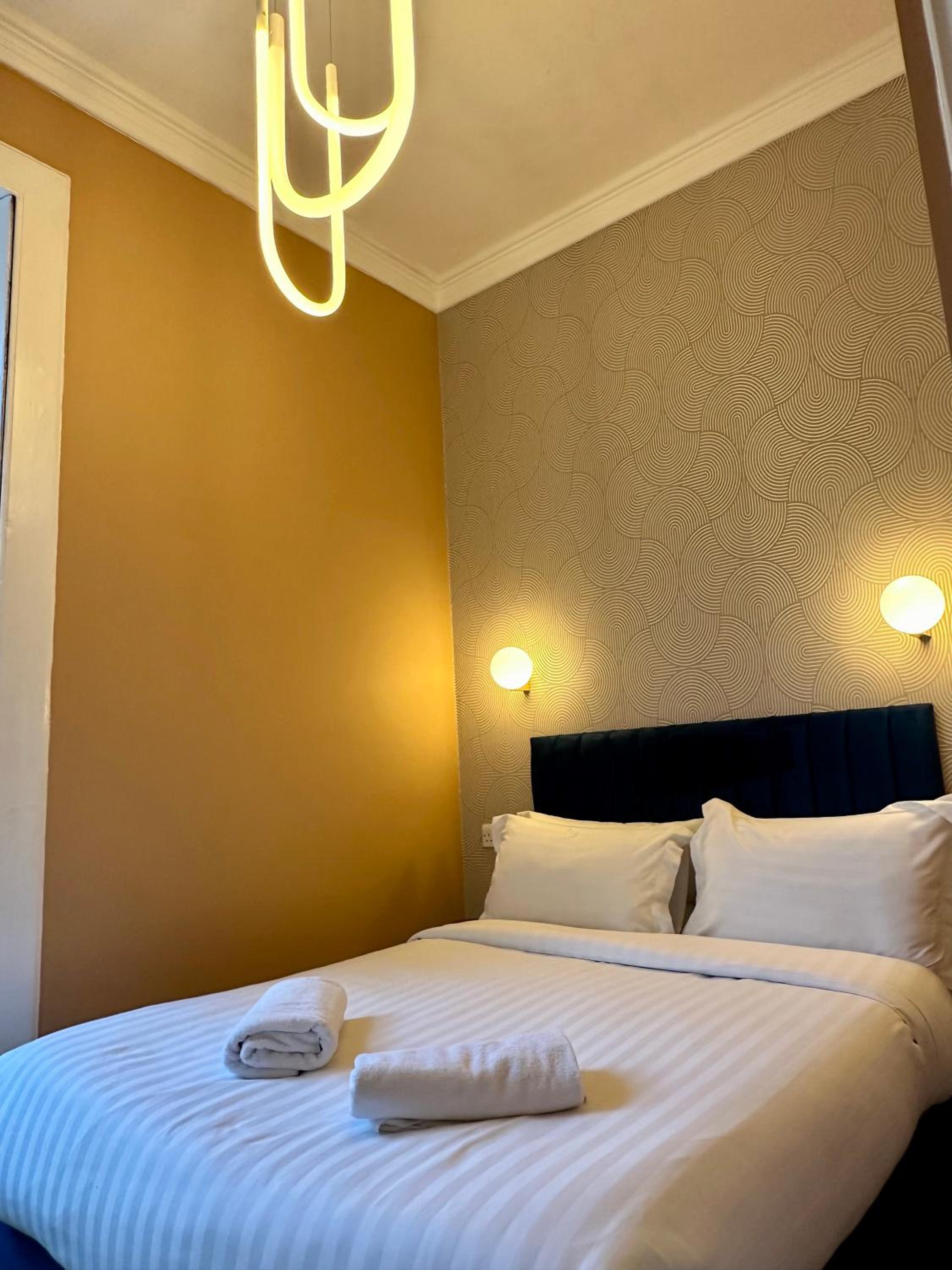 Compact Double Ensuite