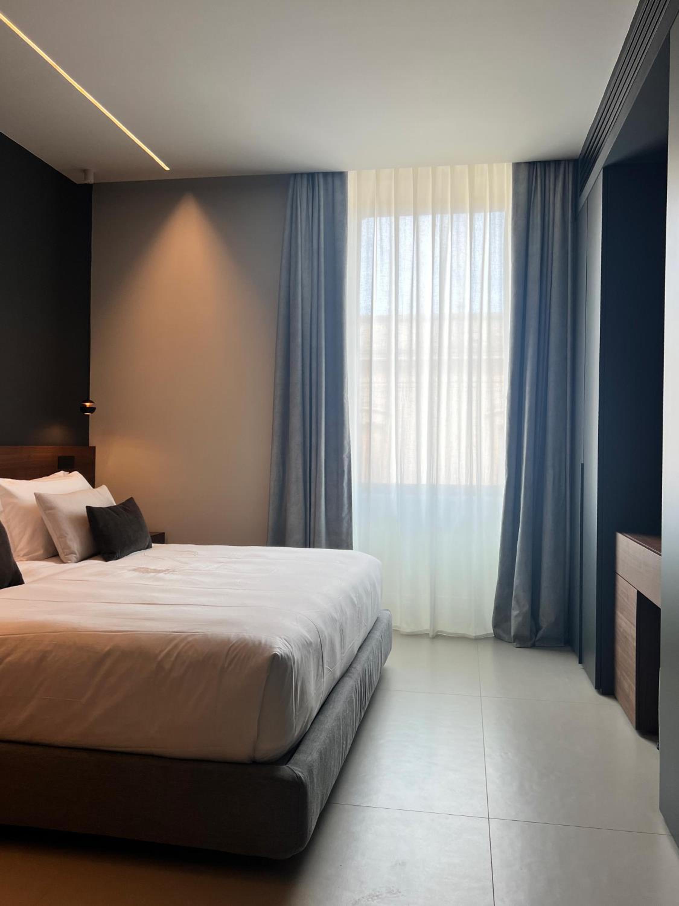 Double Room - Photo 11