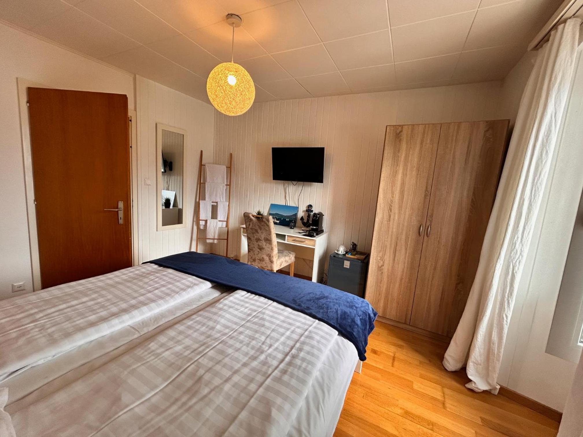 Double or Twin Room with Lake View photo 1