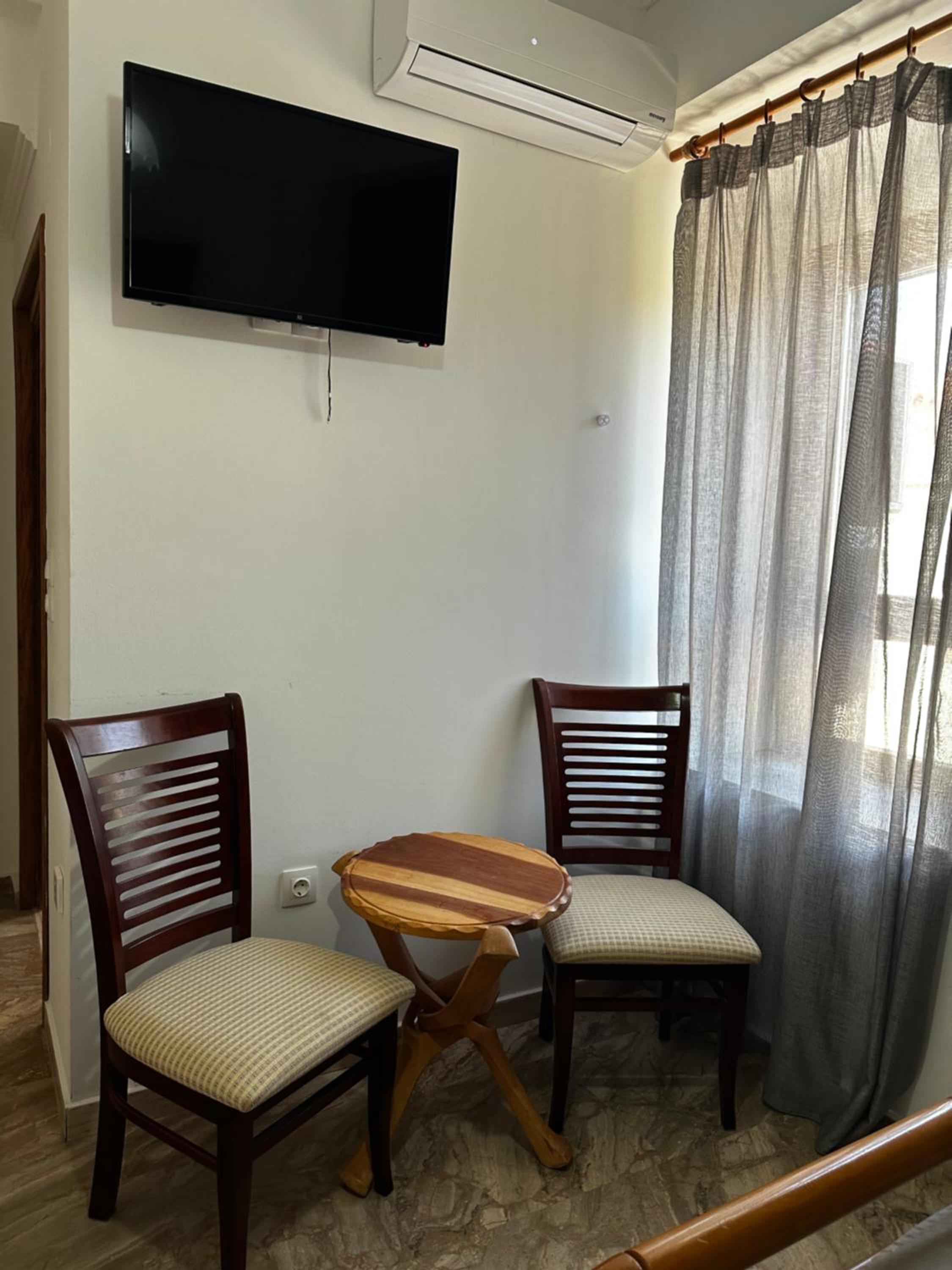 Budget Double Room photo 3