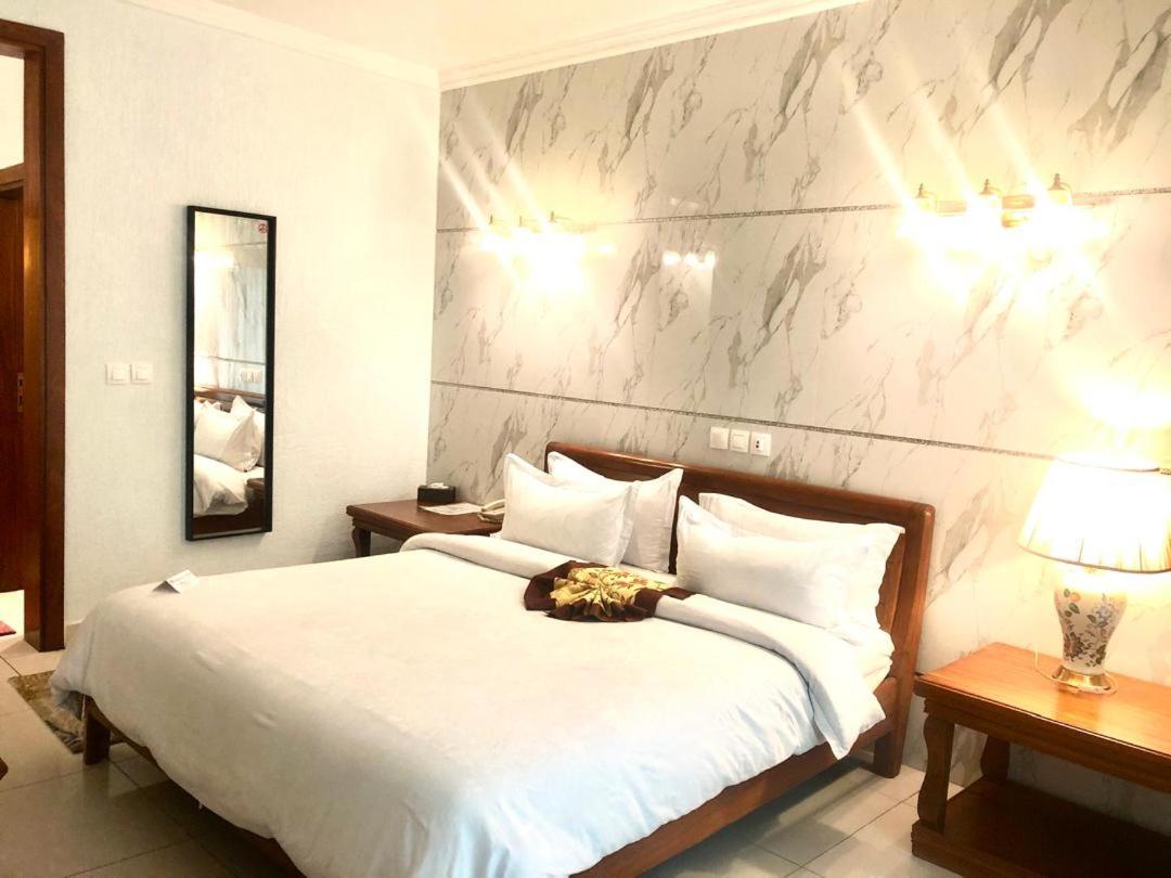 Single Room with Private Bathroom