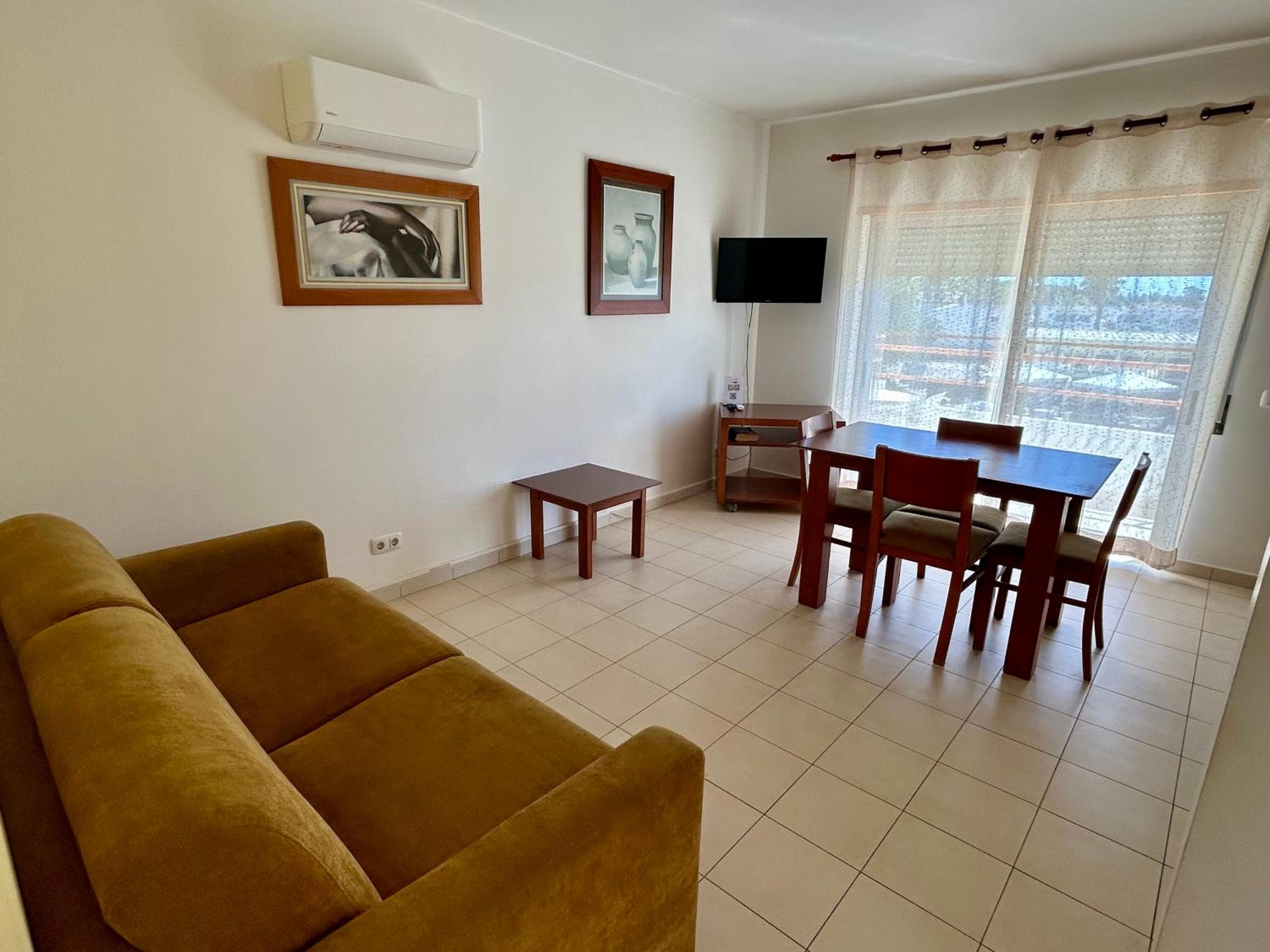 One-Bedroom Apartment with Balcony and Pool View (4 Adults)